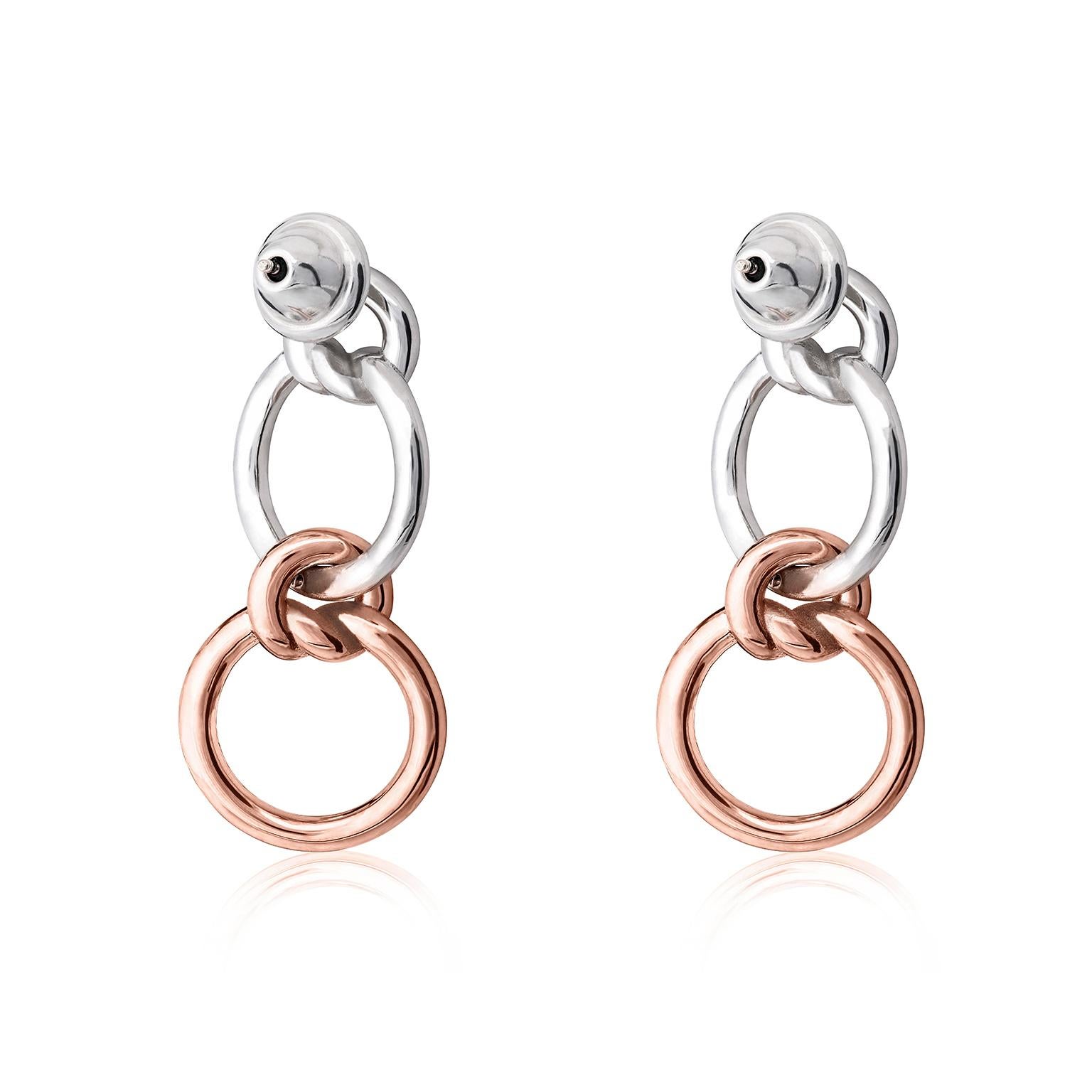 Knot-inspired earrings. Made in silver .925 and vermeil. 

To preserve the beauty of your TANE products, we recommend that you avoid any contact with substances based on oil or alcohol, cosmetics, perfumes or disinfectant.
