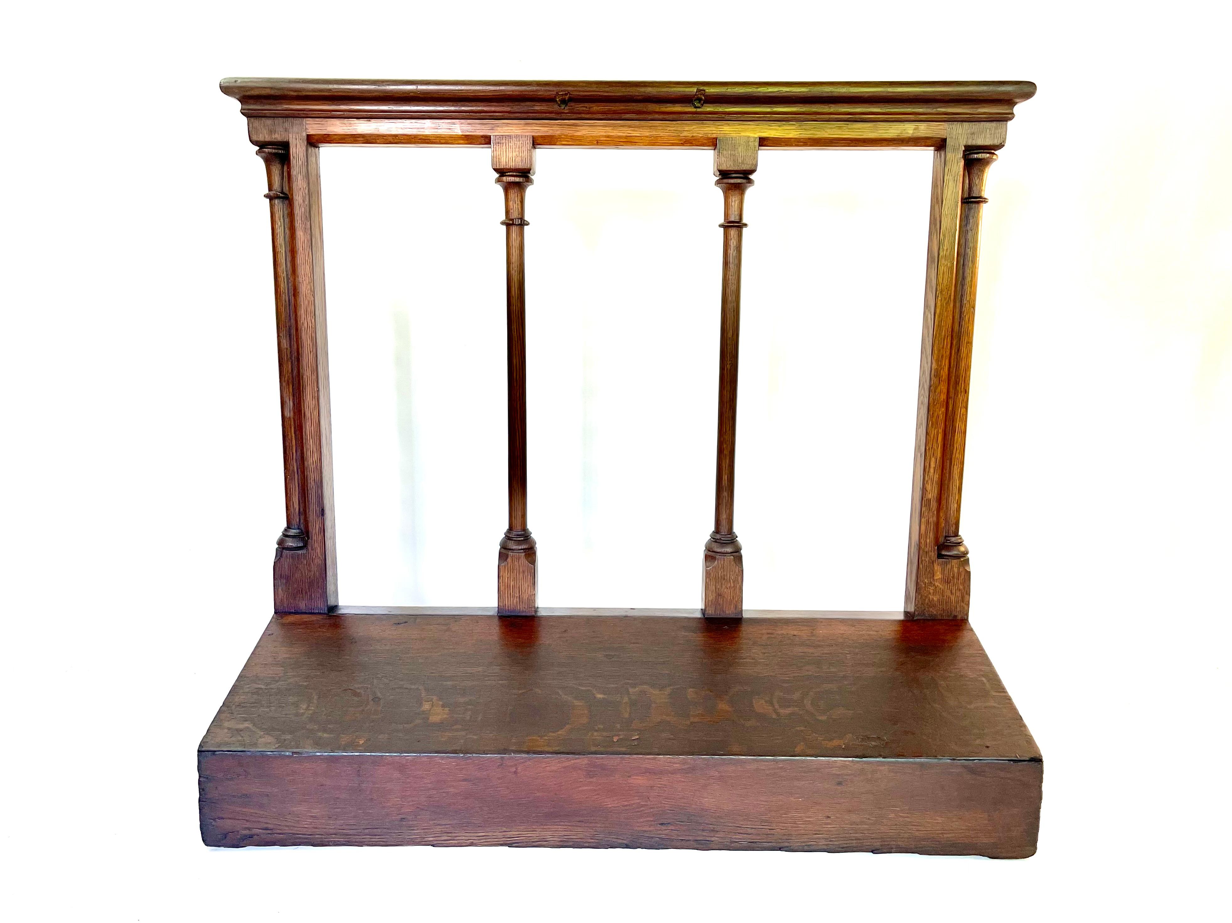 This double oak Prie-Dieu is a precious relic of the religious and artistic history of Notre-Dame Cathedral in Paris. Crafted in the late 19th century under the direction of the renowned architect Eugène-Emmanuel Viollet-le-Duc (1814-1879), it