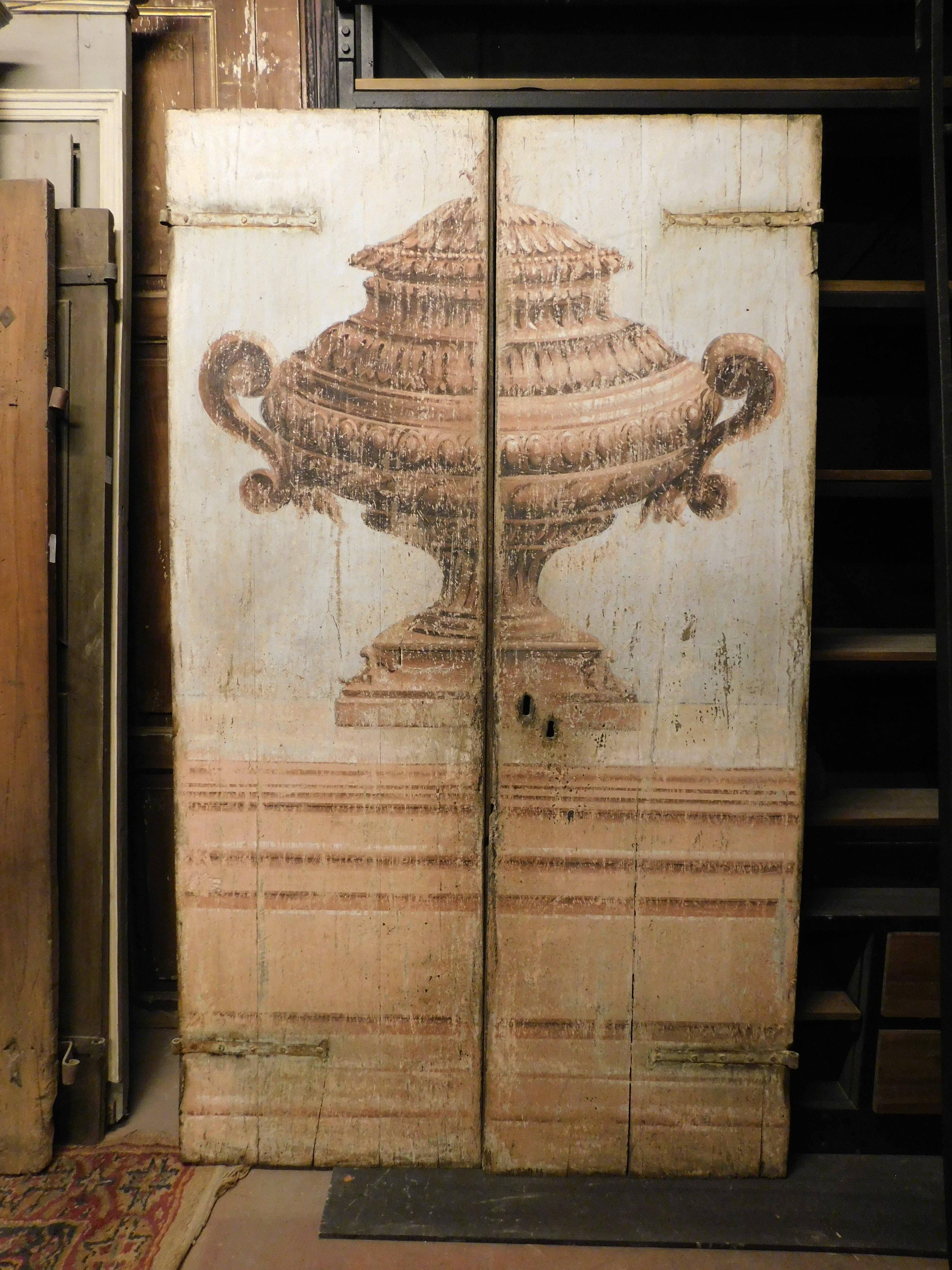 italien Double vieille porte intérieure richement peinte avec une grande coupe centrale, Florence Italie en vente