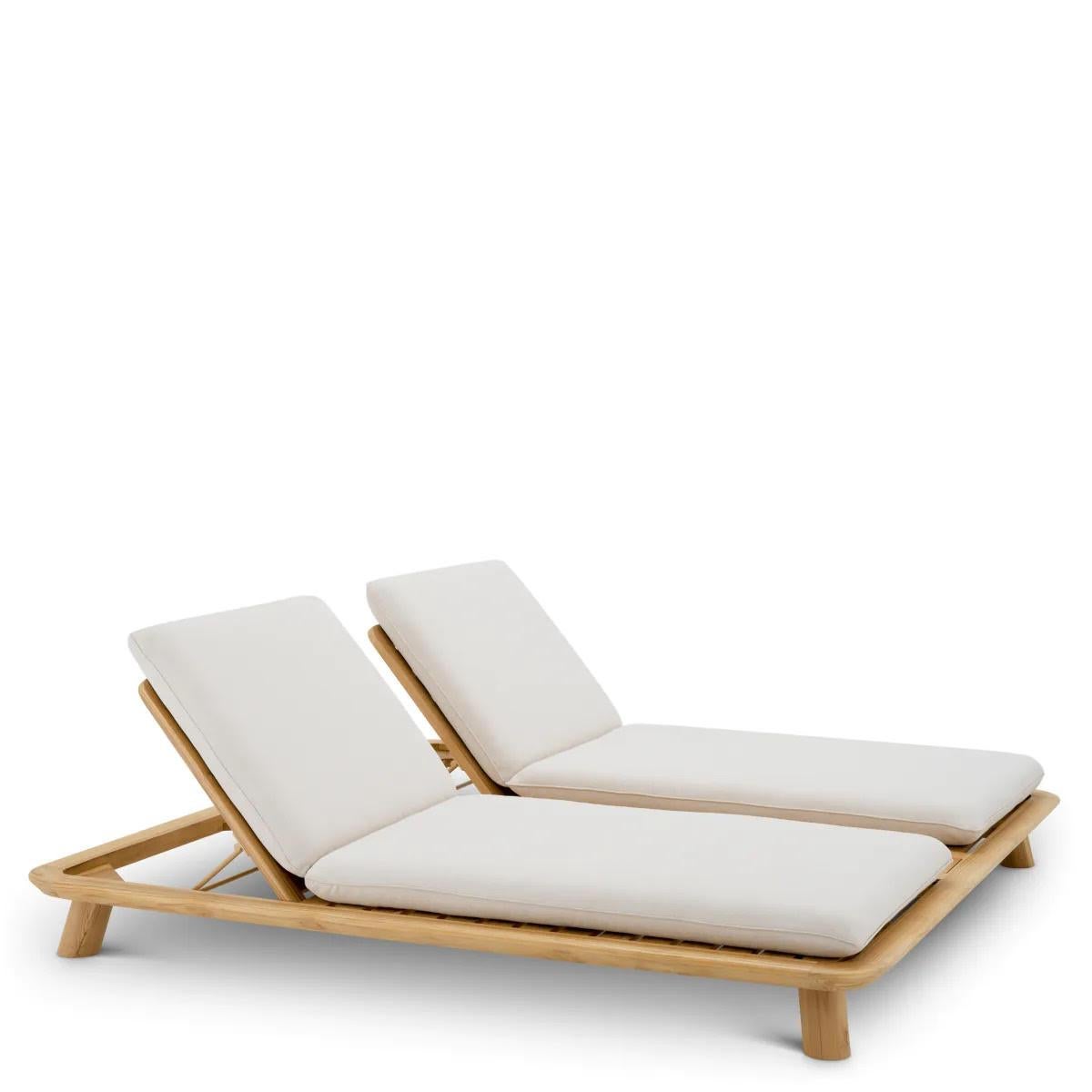 Lit de jour double pour l'extérieur, teck naturel, sable violet.

Améliorez votre oasis extérieure avec le lit de jour double.
Fabrice en teck naturel et orné d'un élégant tissu sable violet, ce lit de jour offre à la fois un confort luxueux et des