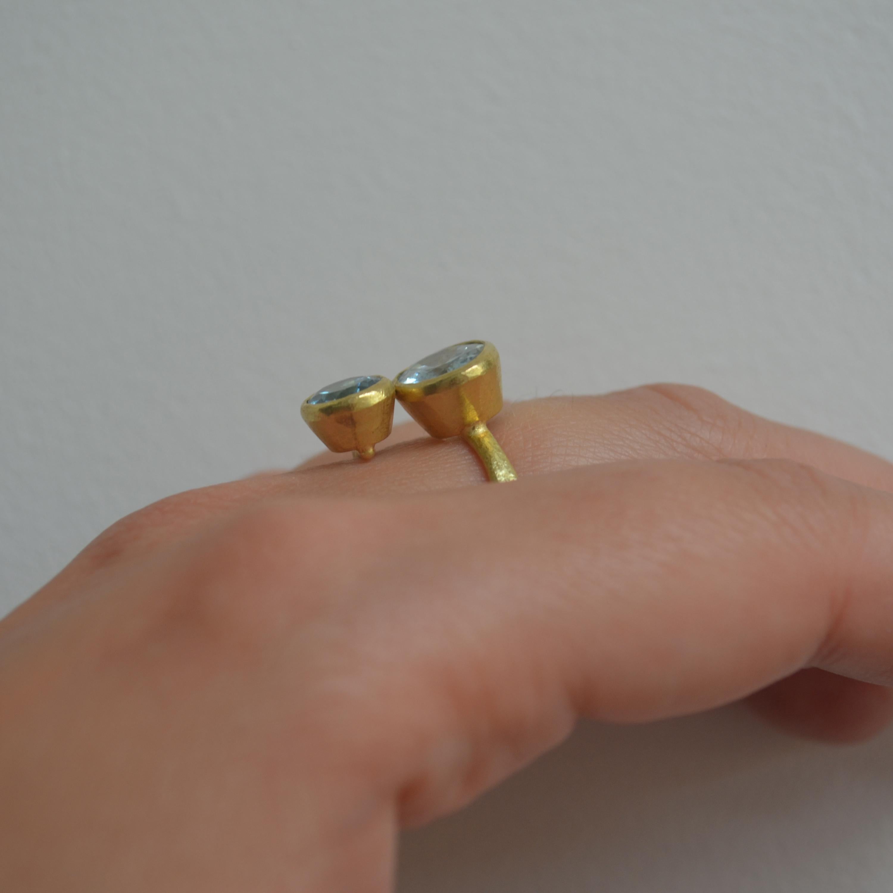 Double Oval Aquamarine 18 Karat Gold Textured Ring Handmade by Disa Allsopp For Sale 1