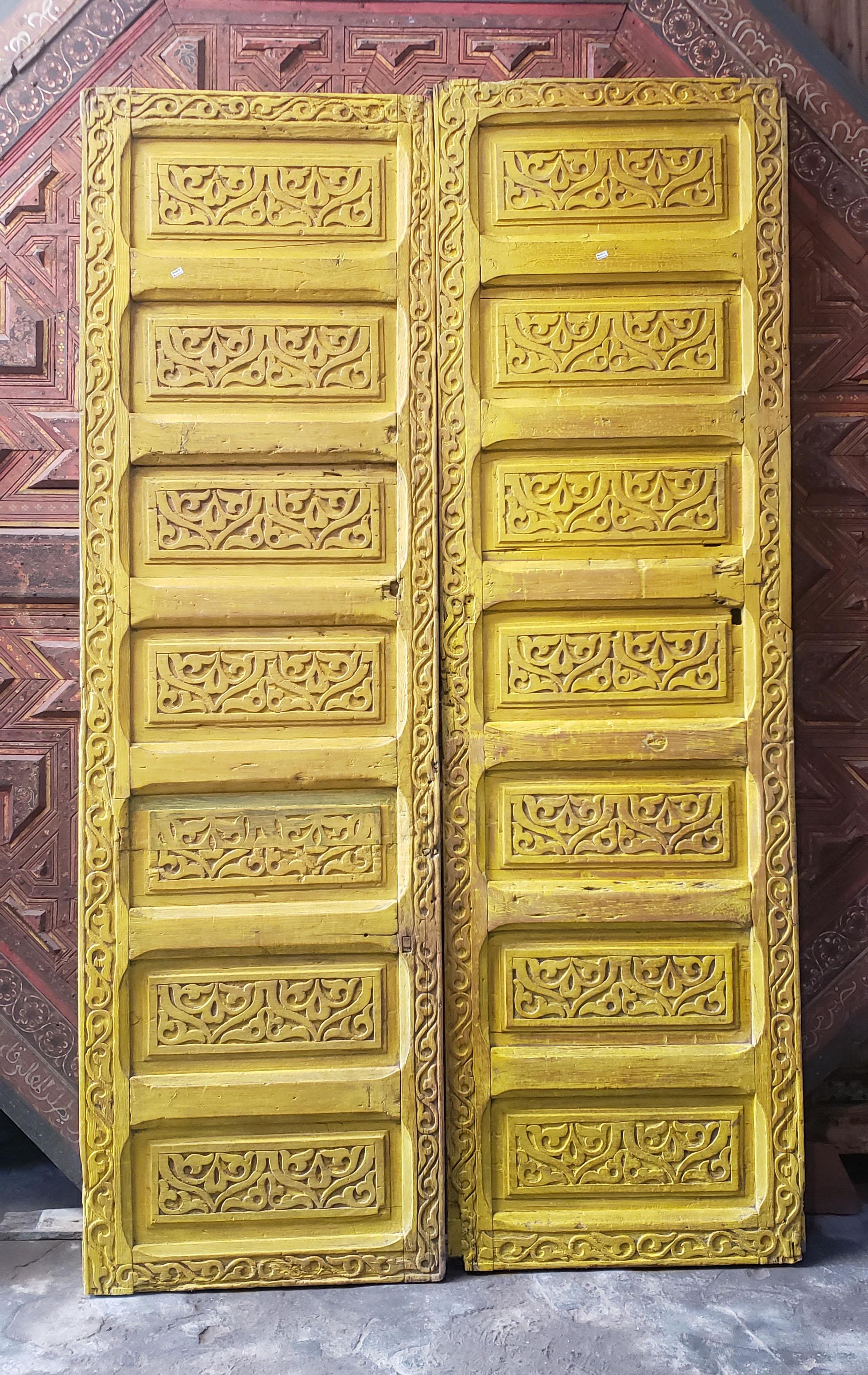 Early 20th Century Double Panel Moroccan Wooden Door, Yellow 23MD39 For Sale