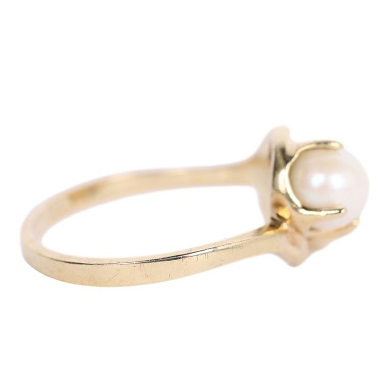 Double Pearl Yellow Gold Ring Size 6.5  In Good Condition For Sale In Salt Lake Cty, UT