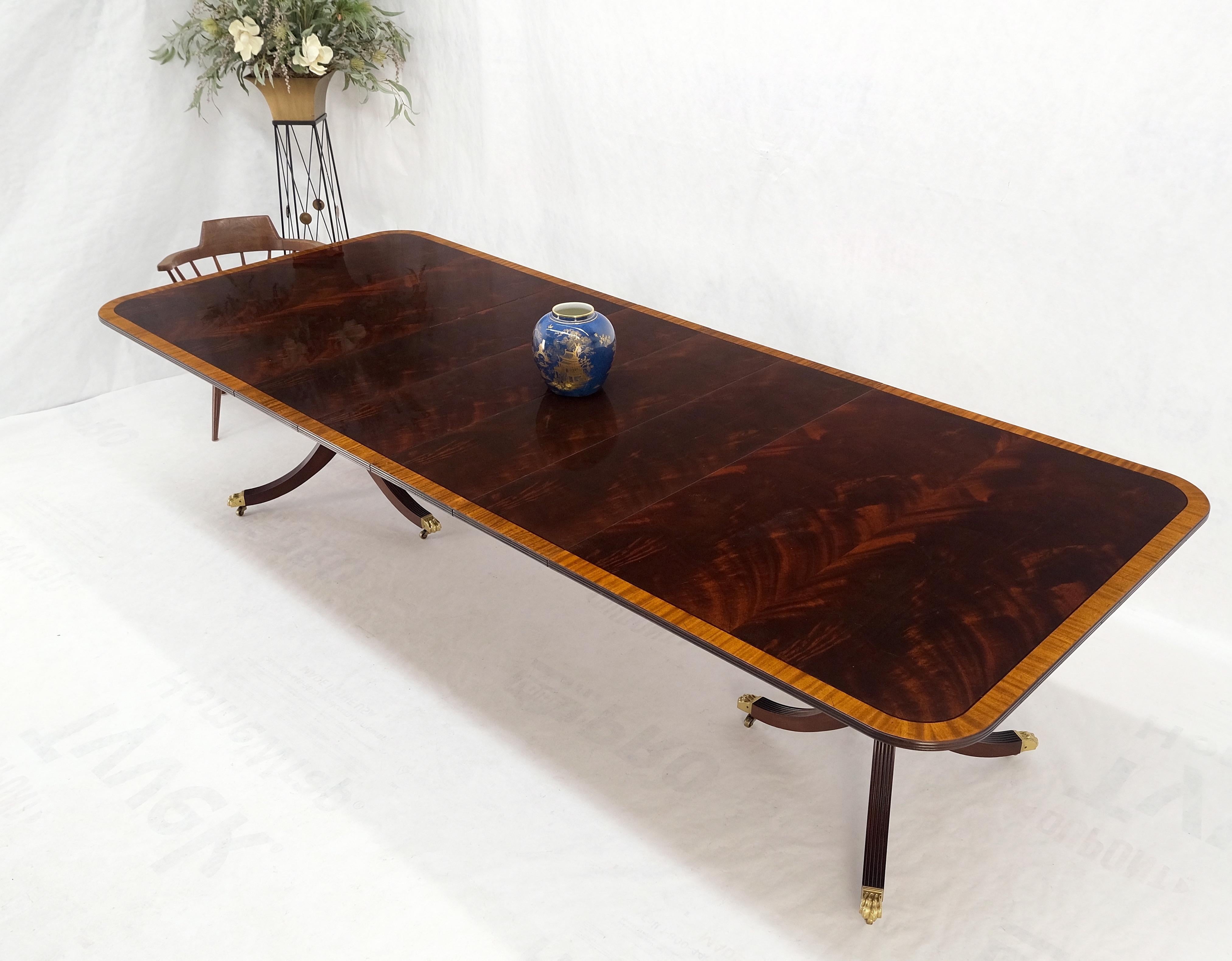 American Double Pedestal 4 Leafs Banded Mahogany Dining Table by Kittinger Mint! For Sale