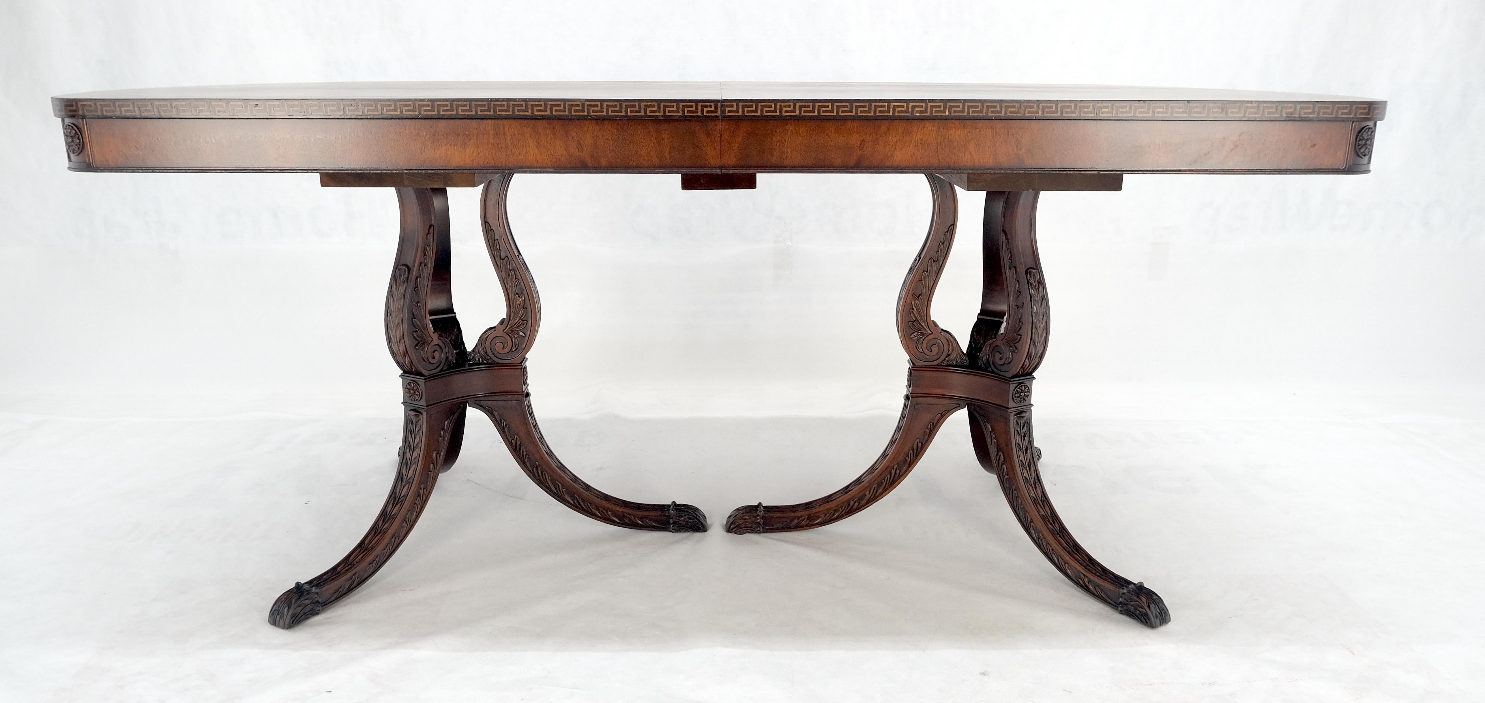 20ième siècle Double Pedestal Mahogany Burl Wood Banded 4 Leaves 10' Total Length Dining Table en vente