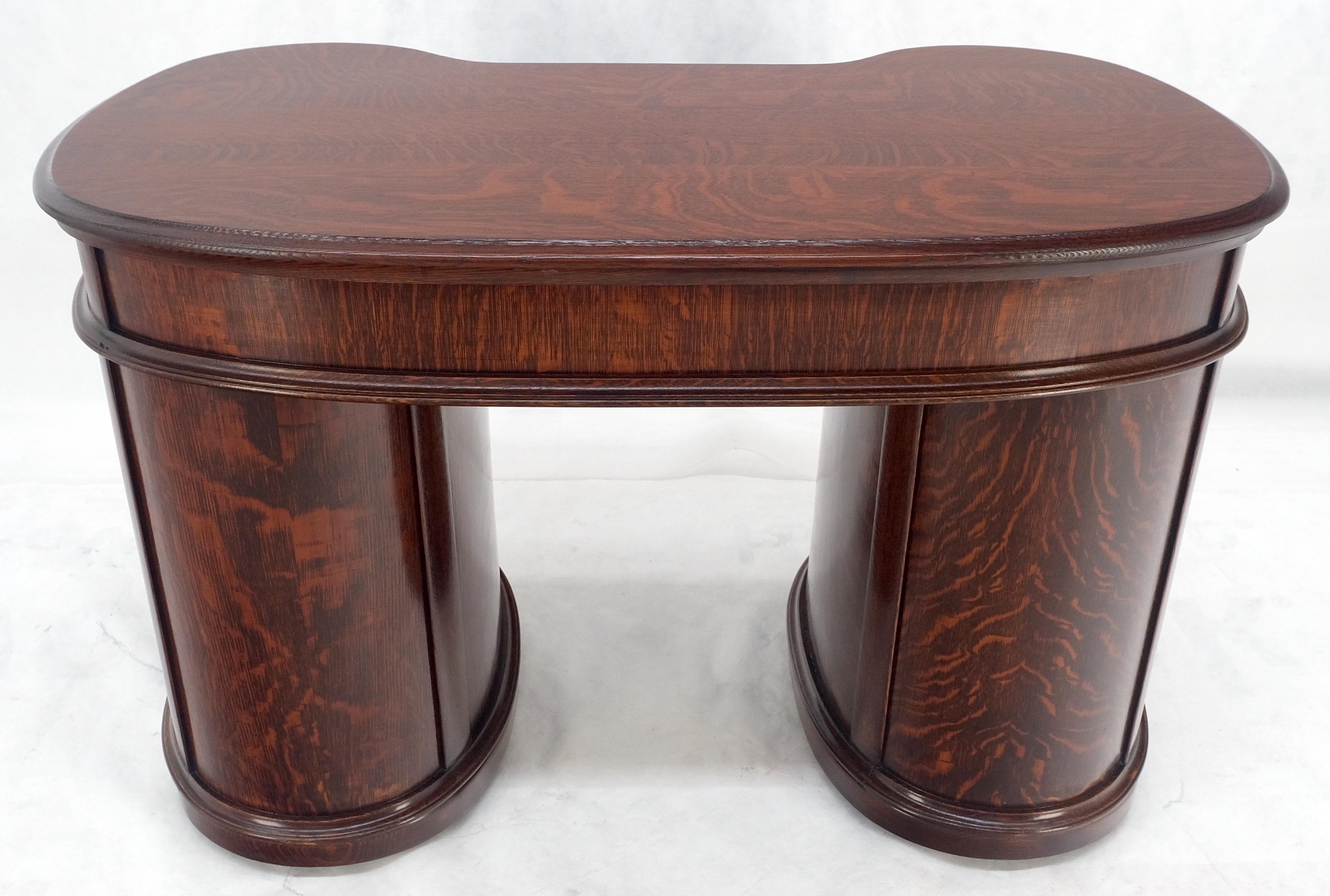Arts and Crafts Bureau d'écriture à double piédestal en Oak Oak massif 10 tiroirs MINT ! en vente