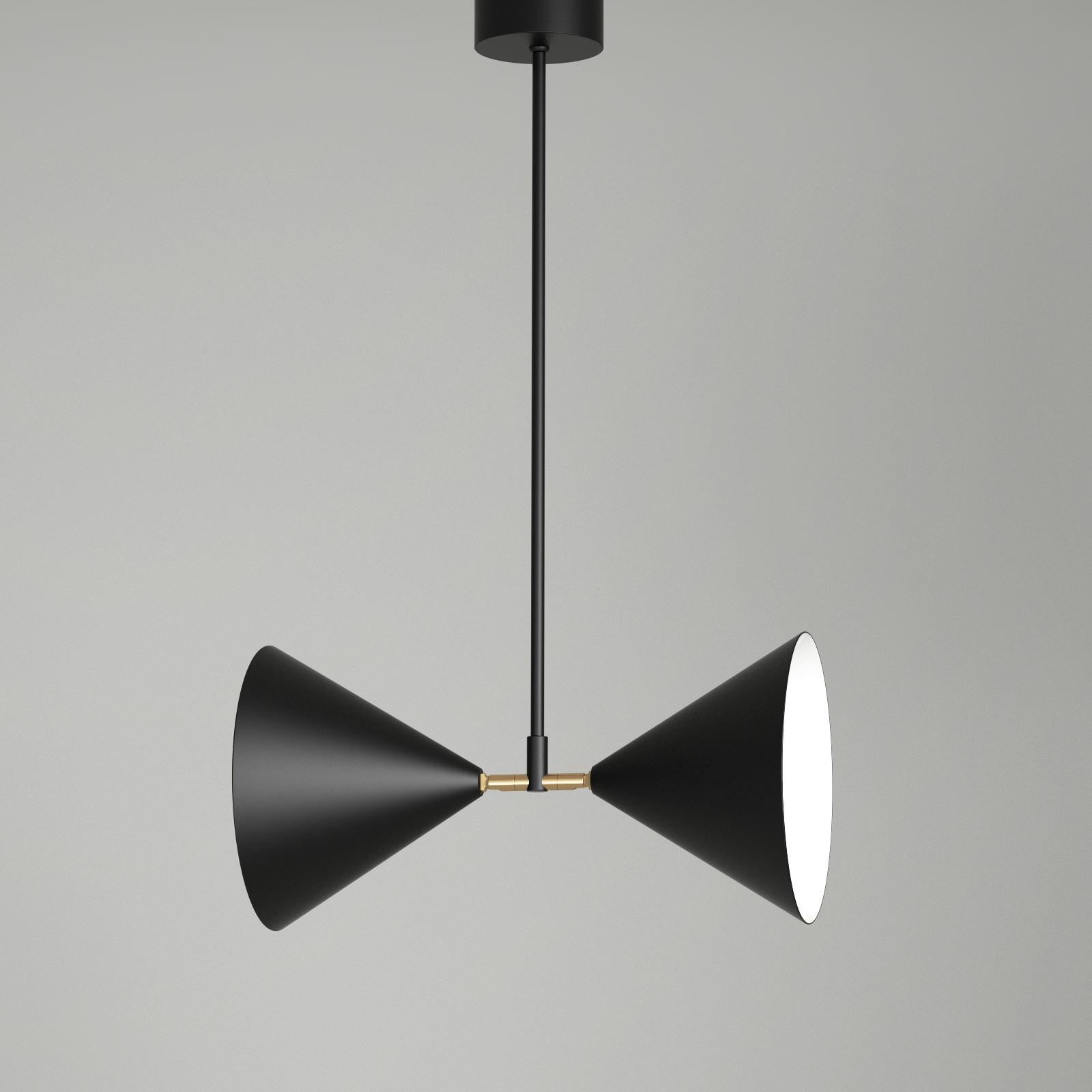 Lampada a sospensione doppia di Atelier A Light
Dimensioni: P 16 x L 32 x H 53 cm.
Materiali: Metallo verniciato a polvere.

Disponibile in bianco o nero.

Tutte le nostre lampade possono essere cablate a seconda del Paese. Se viene venduto negli