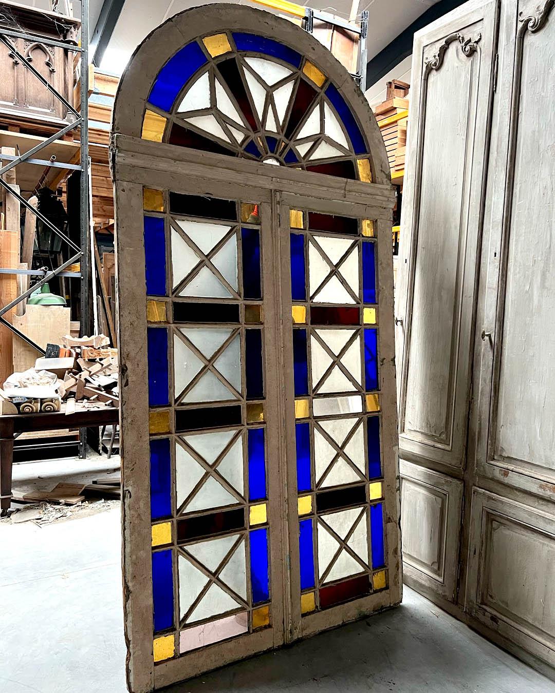 Double orangery door and its pair of colored glass bay windows For Sale 6