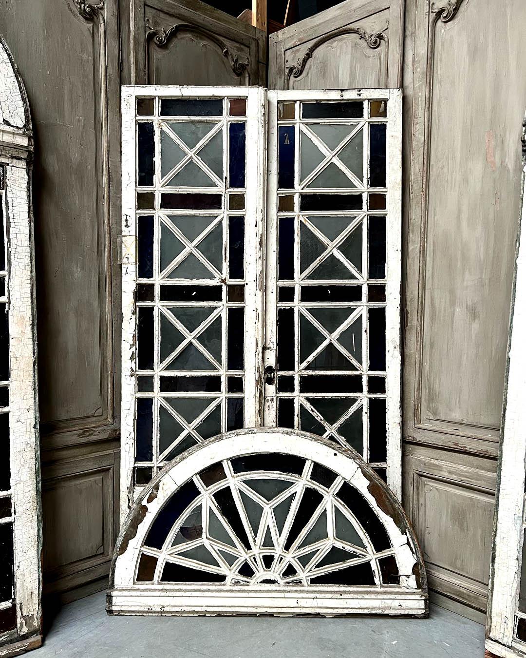 Double orangery door and its pair of colored glass bay windows In Fair Condition For Sale In TOURCOING, FR