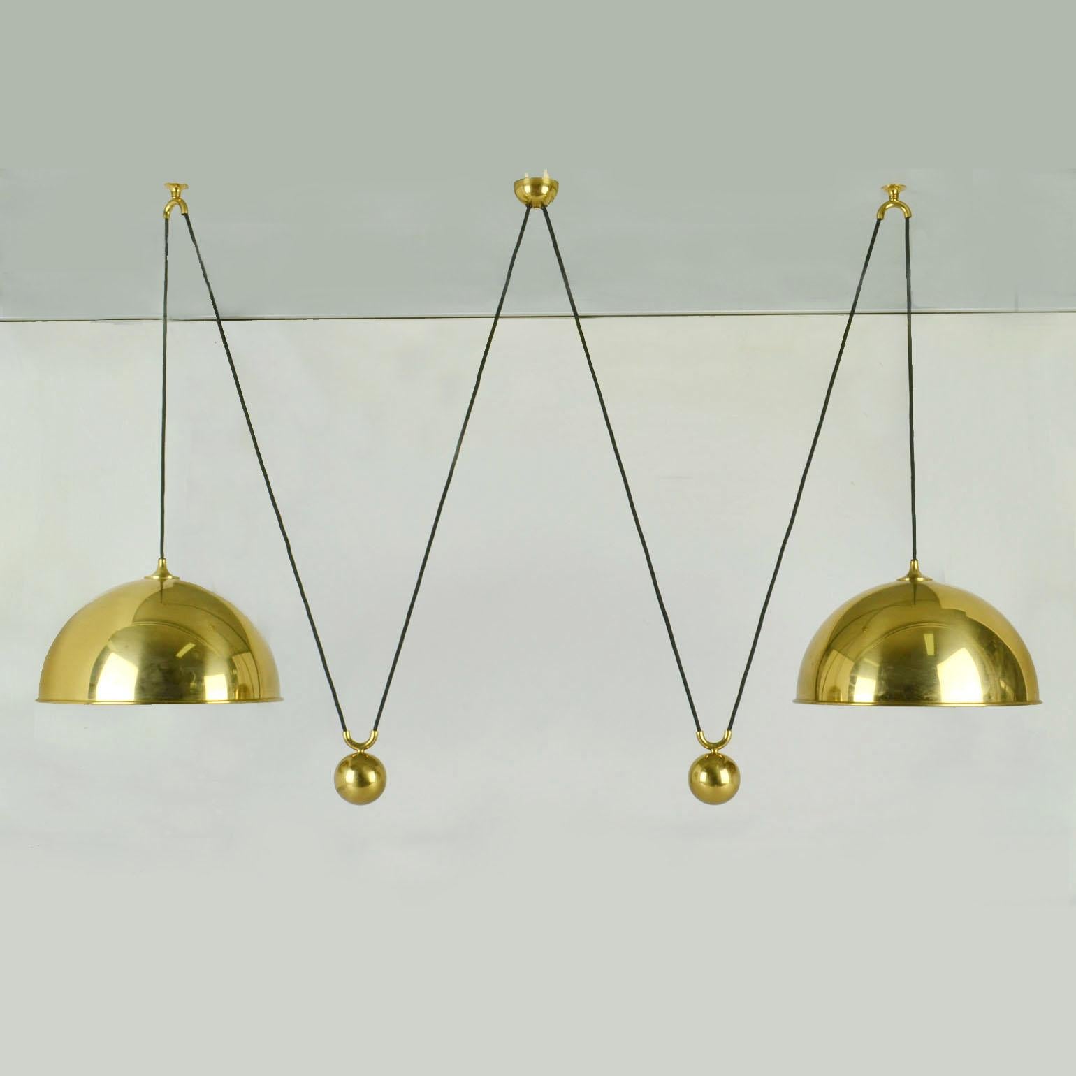 Mid-Century Modern Double 'Posa' Counterbalance Brass Pendant by Florian Schulz