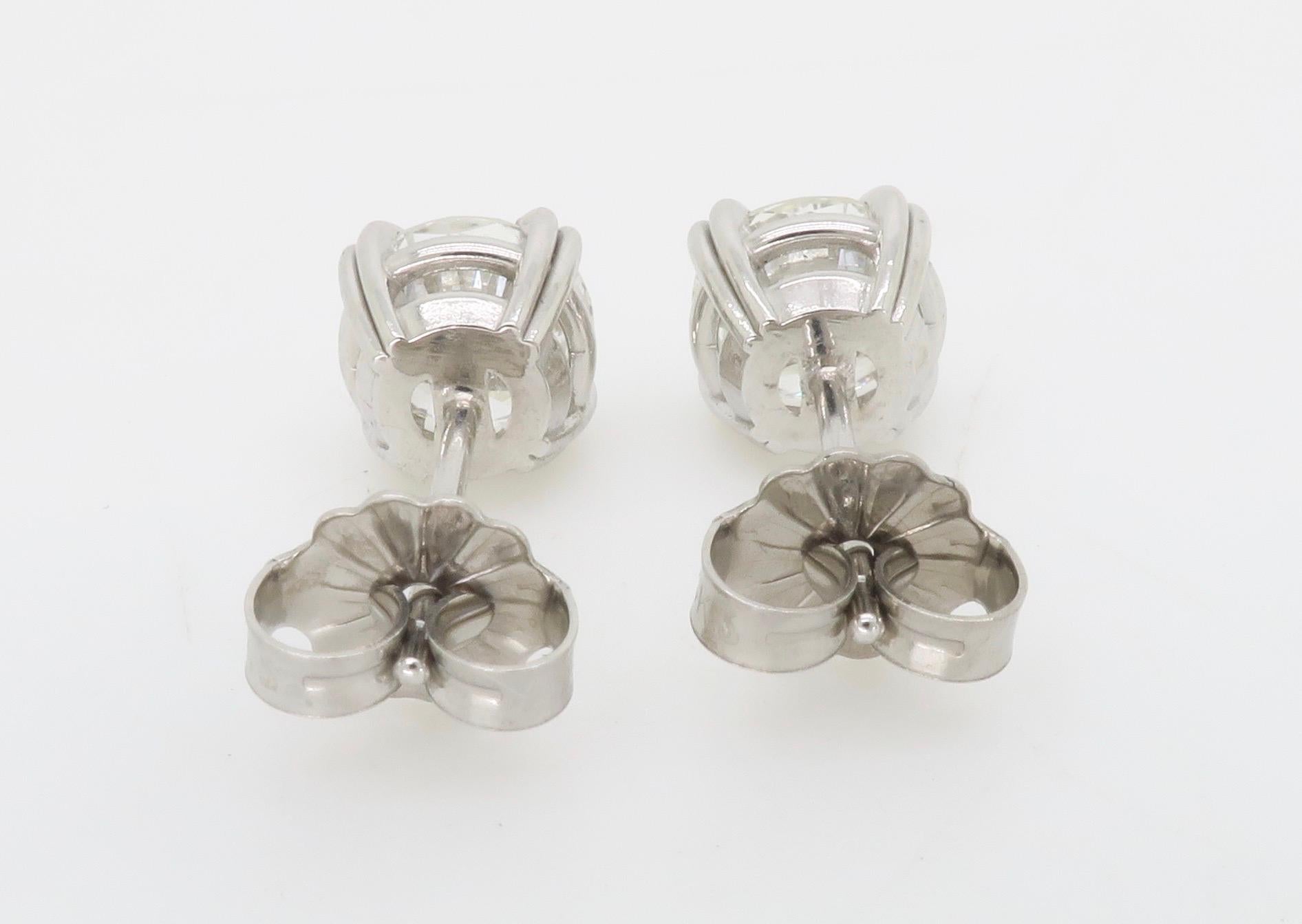 Double Prong Diamond Stud Earrings For Sale 5