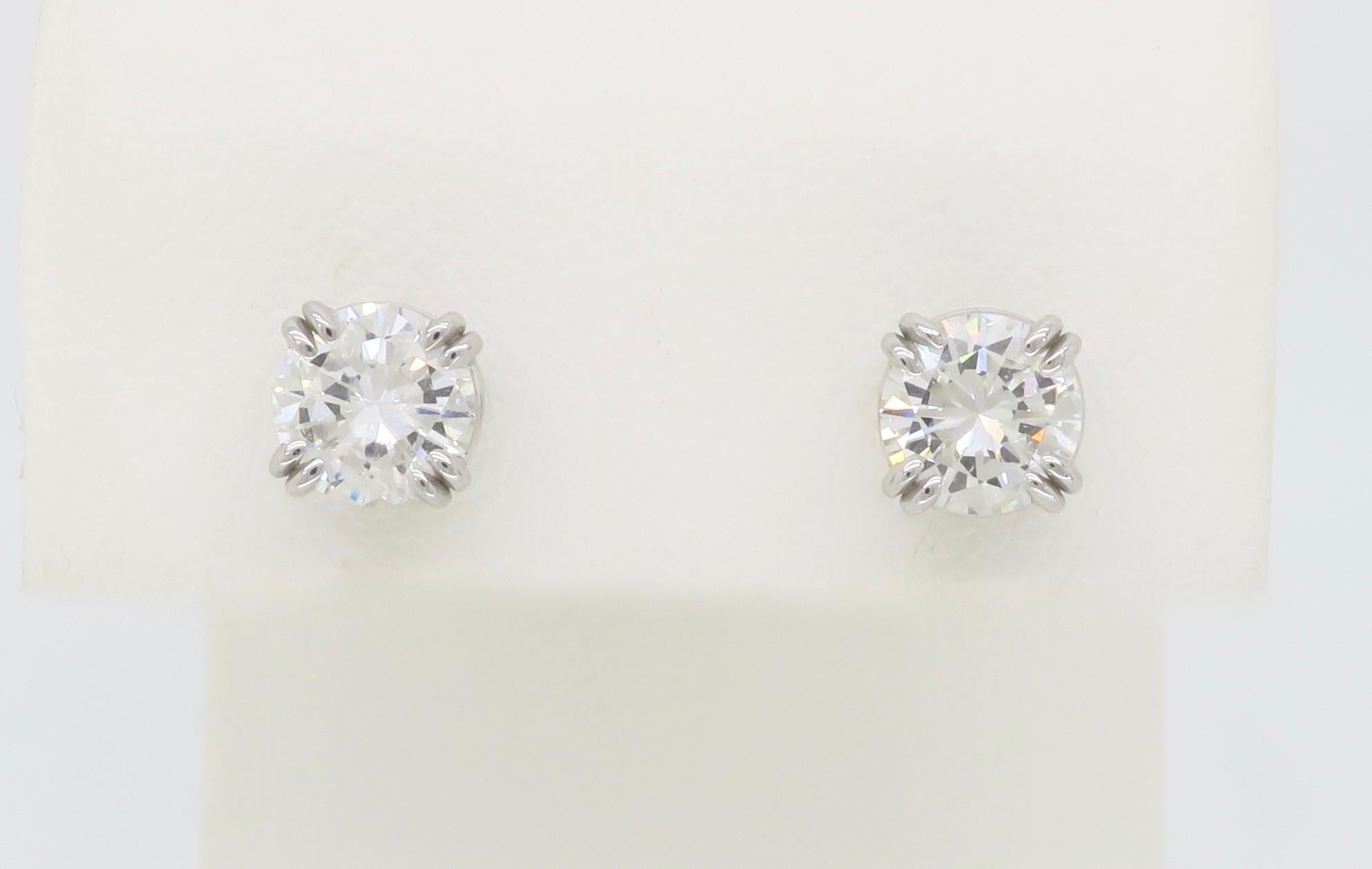 Double Prong Diamond Stud Earrings For Sale 8