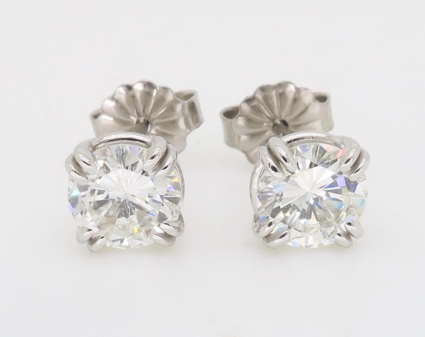 Double Prong Diamond Stud Earrings In New Condition For Sale In Webster, NY