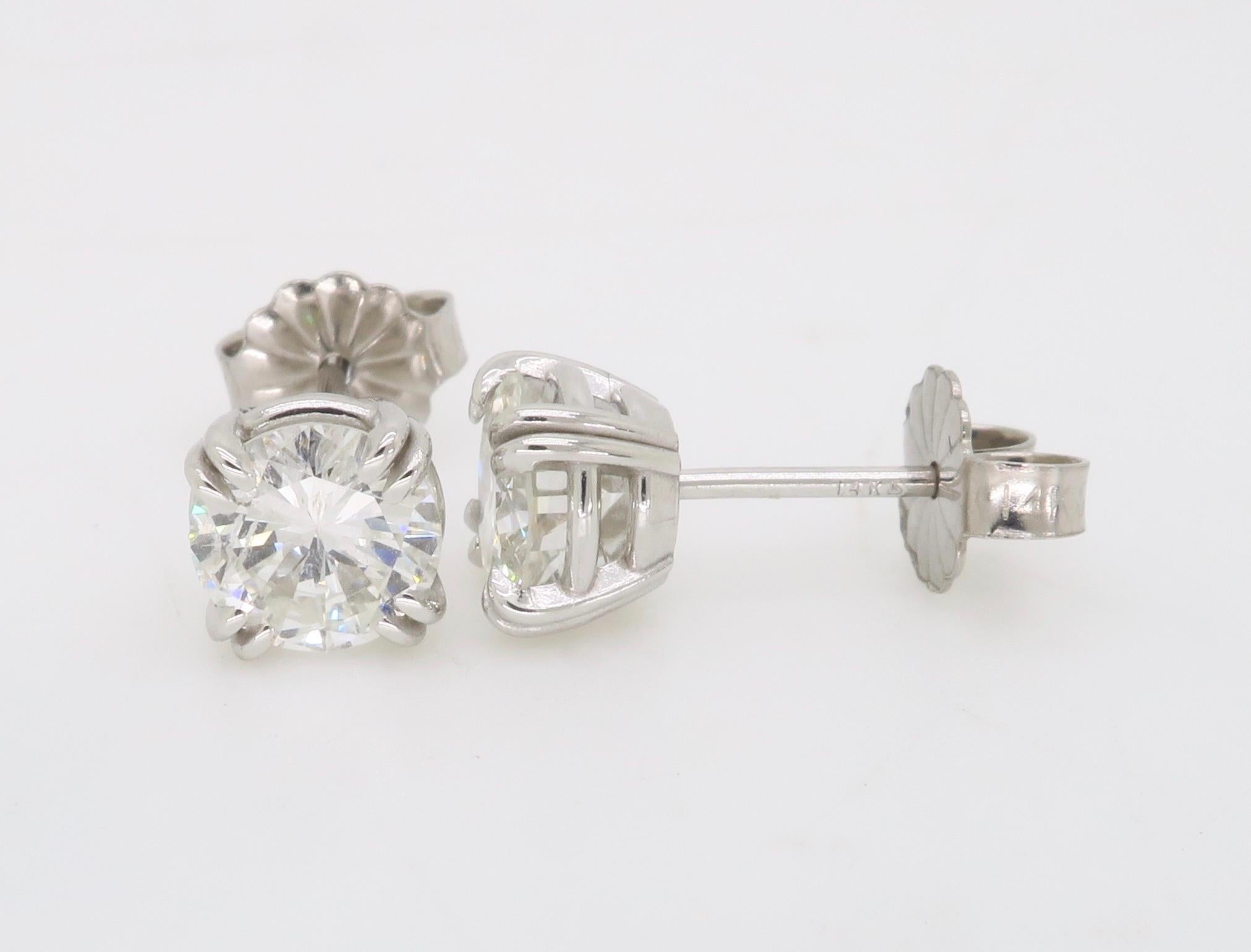 Double Prong Diamond Stud Earrings For Sale 3