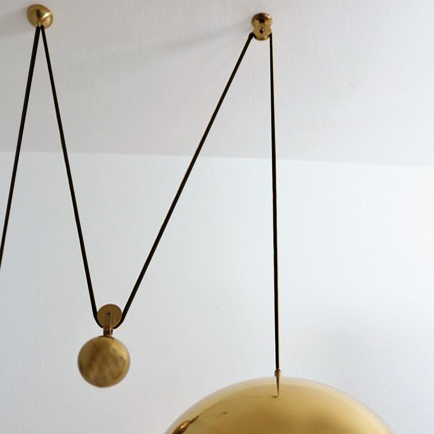 Double Pull Brass Pendant Light by Florian Schulz In Good Condition For Sale In Rijssen, NL