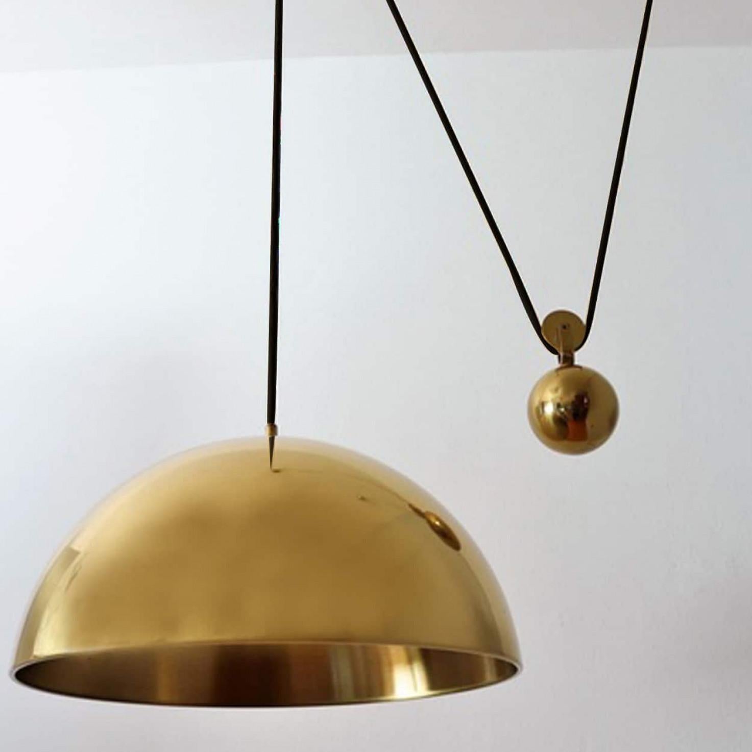 Lámpara colgante Double Pull Brass de Florian Schulz Latón en venta