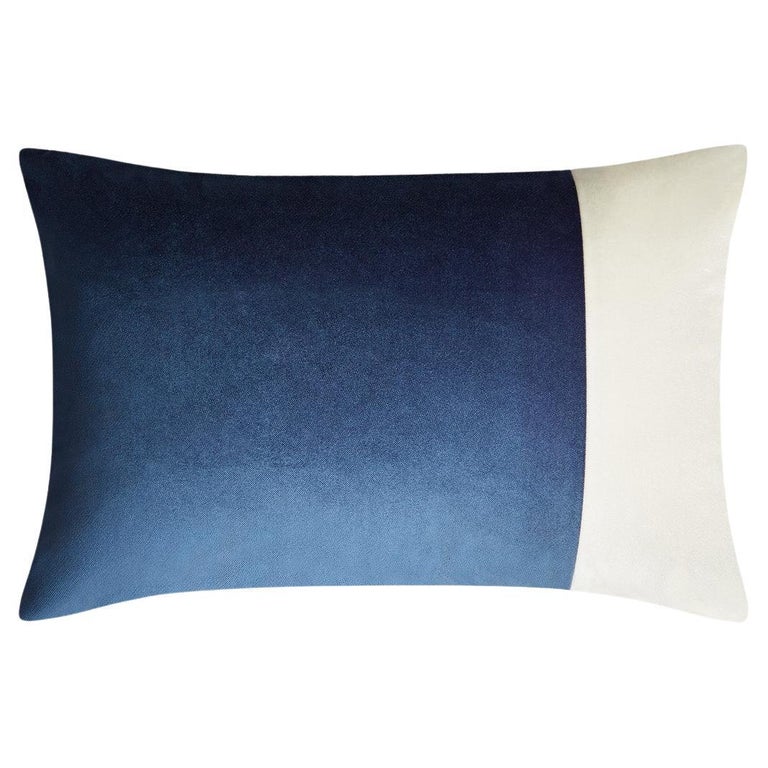Double Rectangle Blue Velvet Blue and White For Sale at 1stDibs