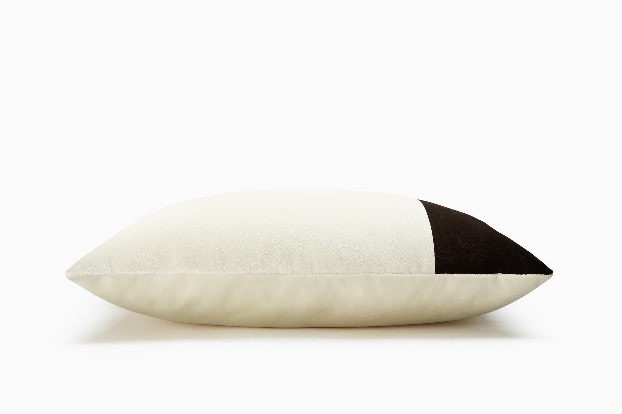 Rectángulo Doble, Terciopelo Blanco y Negro Italiano en venta