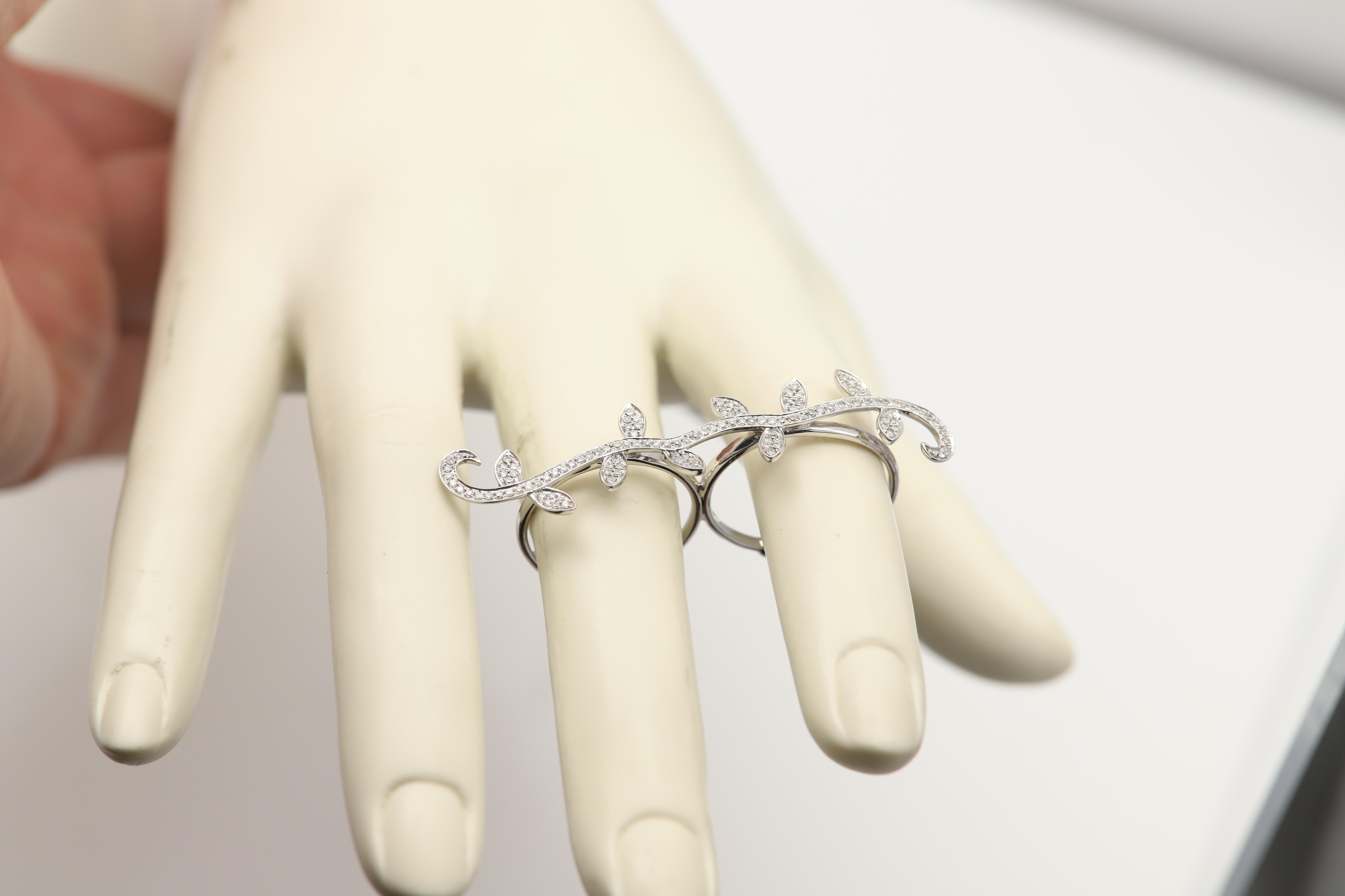 Doppelring 14 Karat Gold Naturdiamanten Blumenblatt-Design im Angebot 2