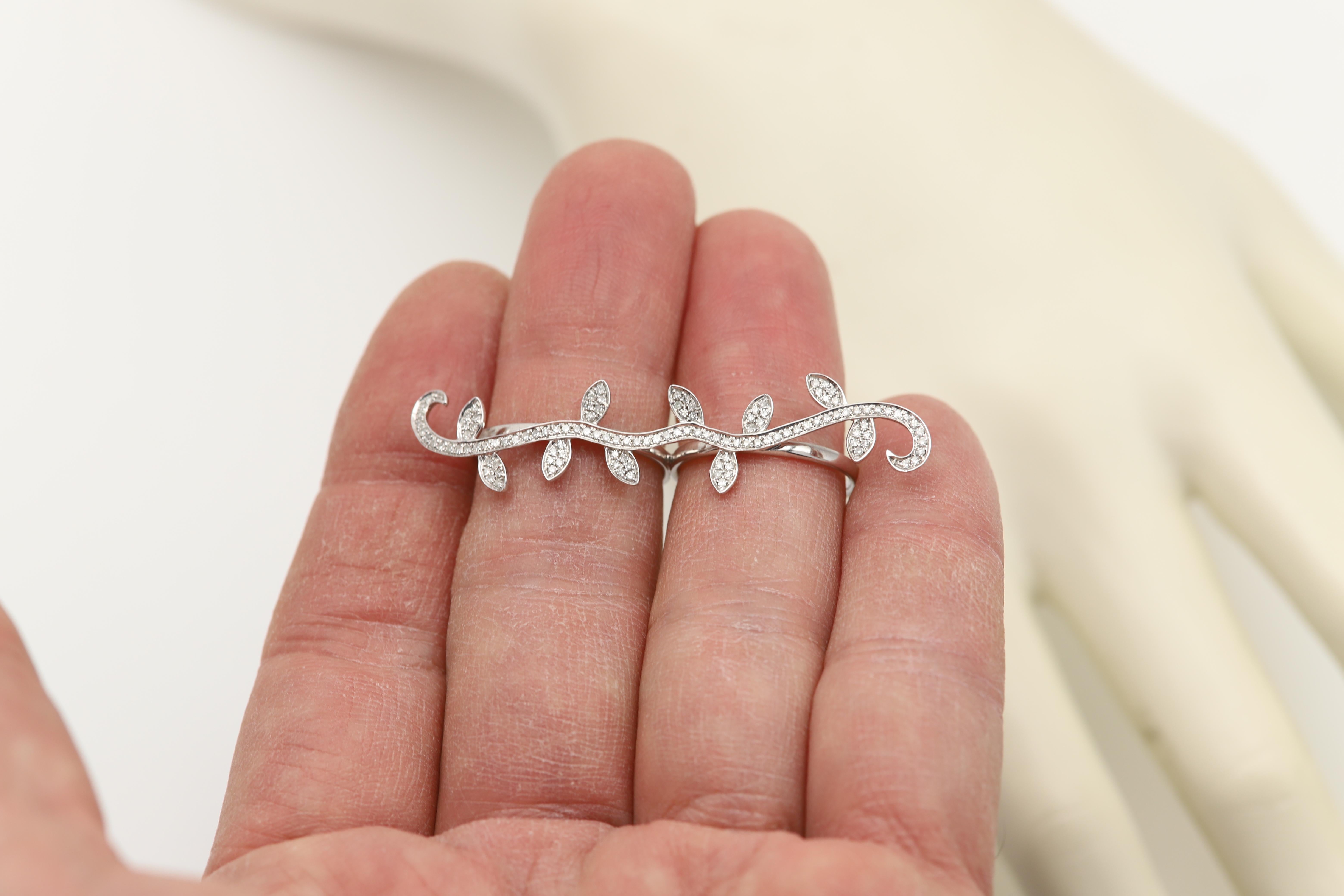 Doppelring 14 Karat Gold Naturdiamanten Blumenblatt-Design im Angebot 3