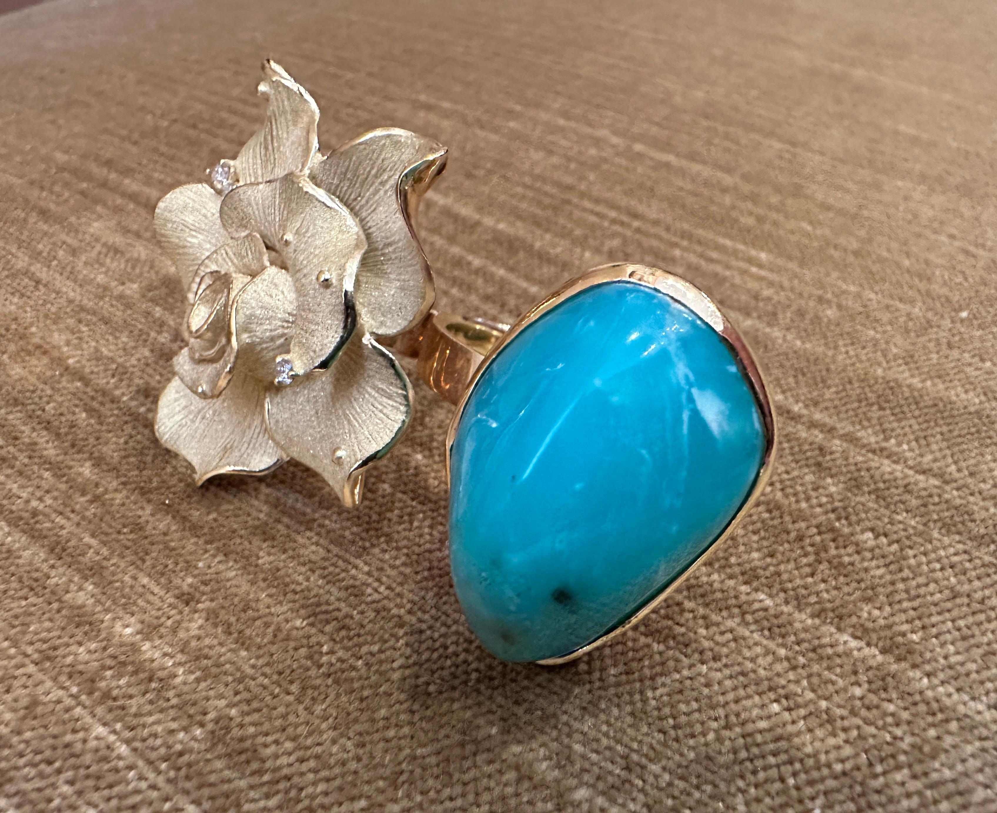 Bague double avec diamants, chrysoprase et fleur en or jaune 18k en vente 3