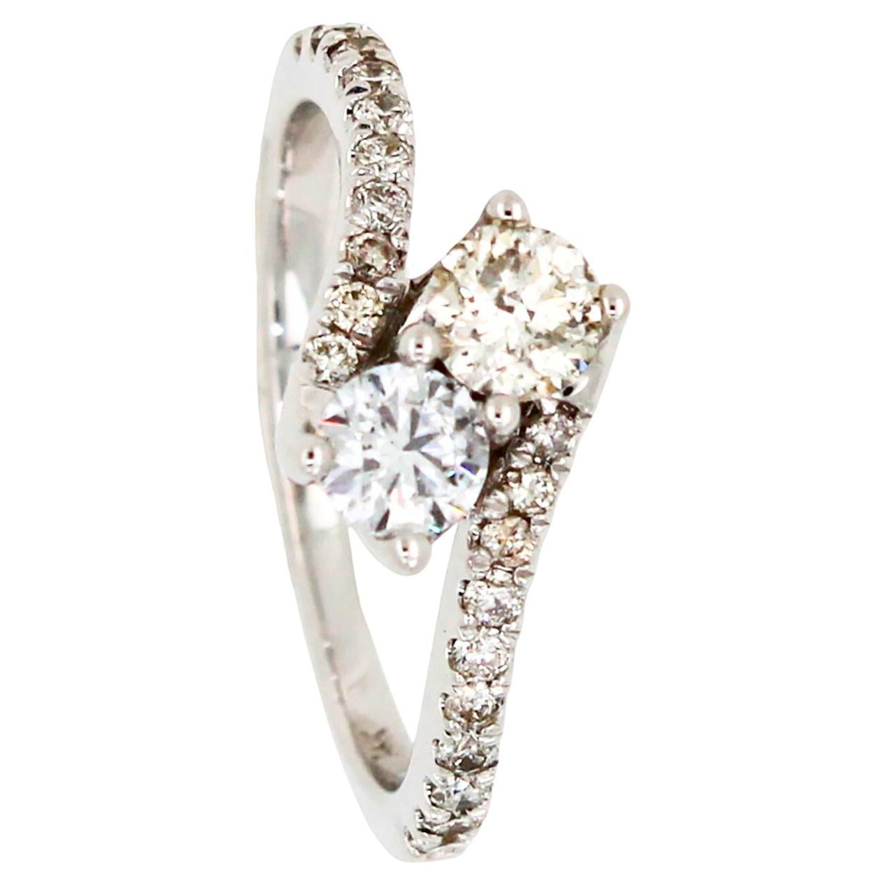 Doble Diamante Redondo Dos 2 Piedras Espiral Pave Compromiso Anillo Oro Blanco Vintage en Excelente estado para la venta en Oakton, VA
