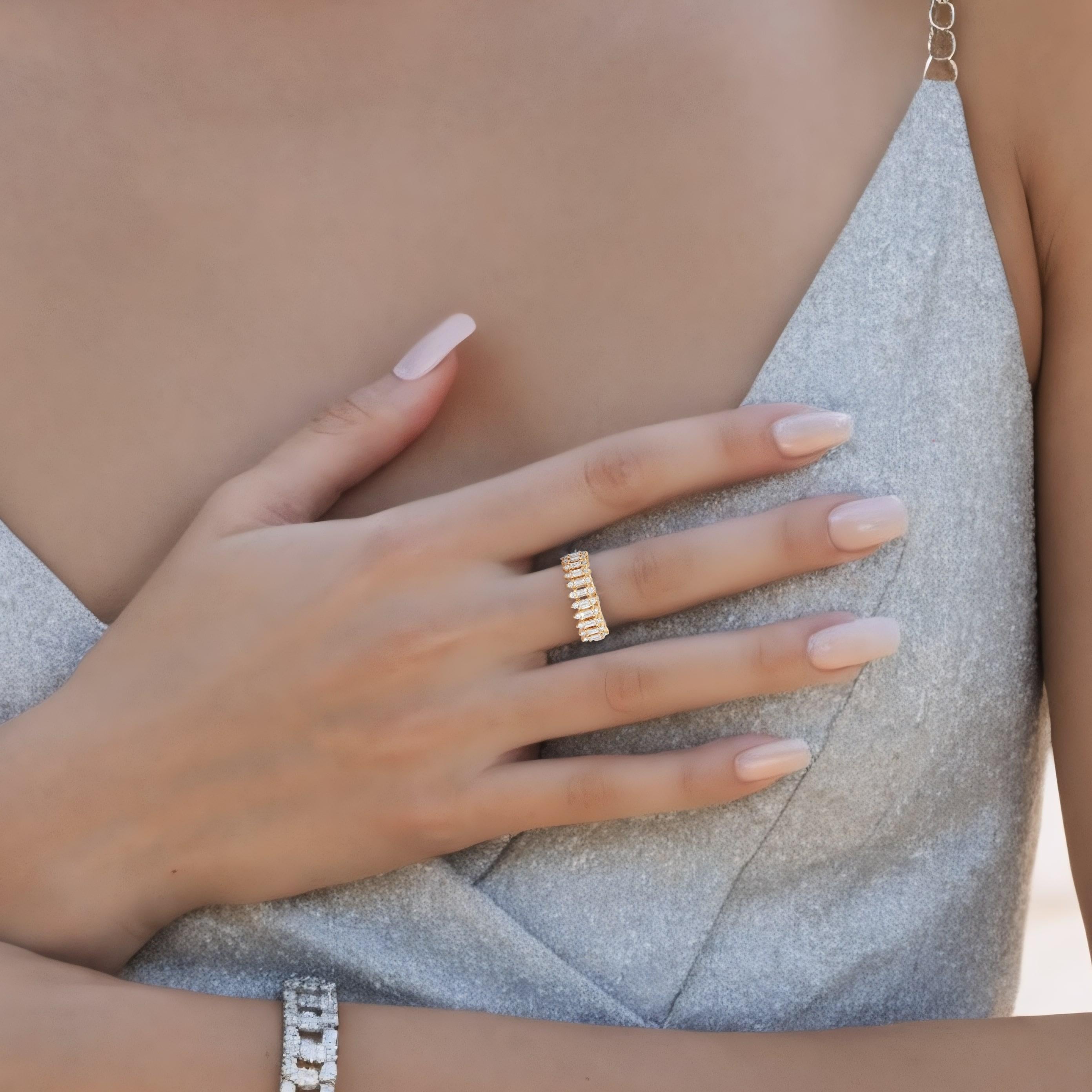 En vente :  Bague en or 14K à deux rangs de baguettes et pierres rondes diamantées 2