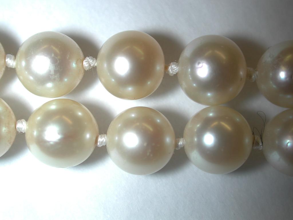 Double Row Cultered Pearl Necklace with 9ct Gold Snap with Sapphires and Pearls In Good Condition In London, GB