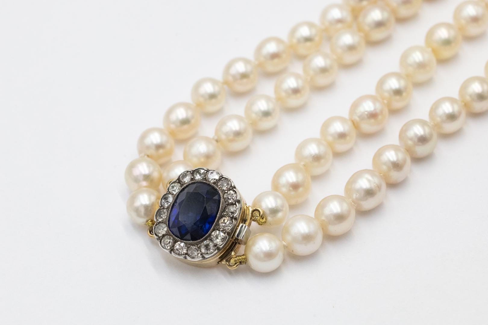 Double row cultured pearl necklace with gold clasp with diamonds and synthetic s In Good Condition For Sale In Chorzów, PL