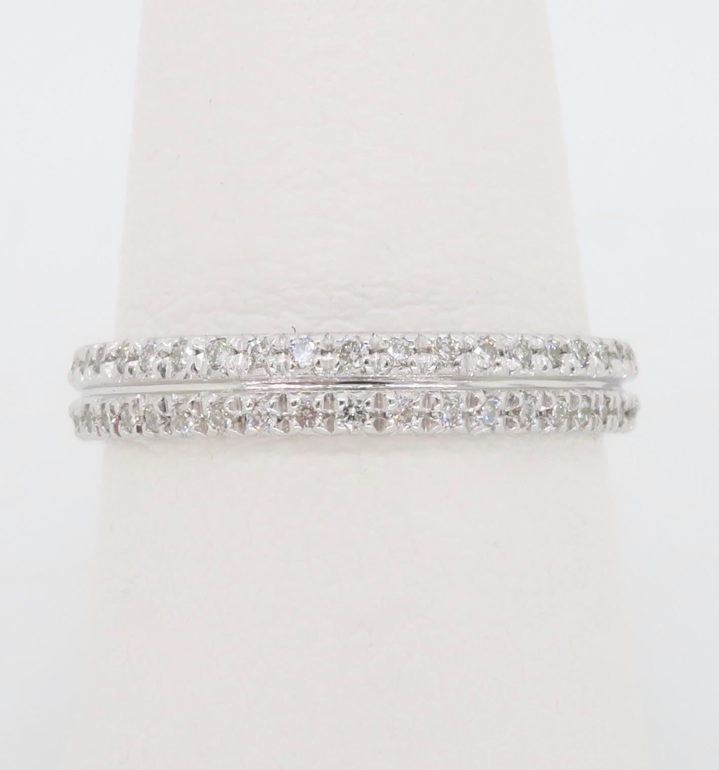 Taille ronde Bracelet à double rangée de diamants en or blanc  en vente