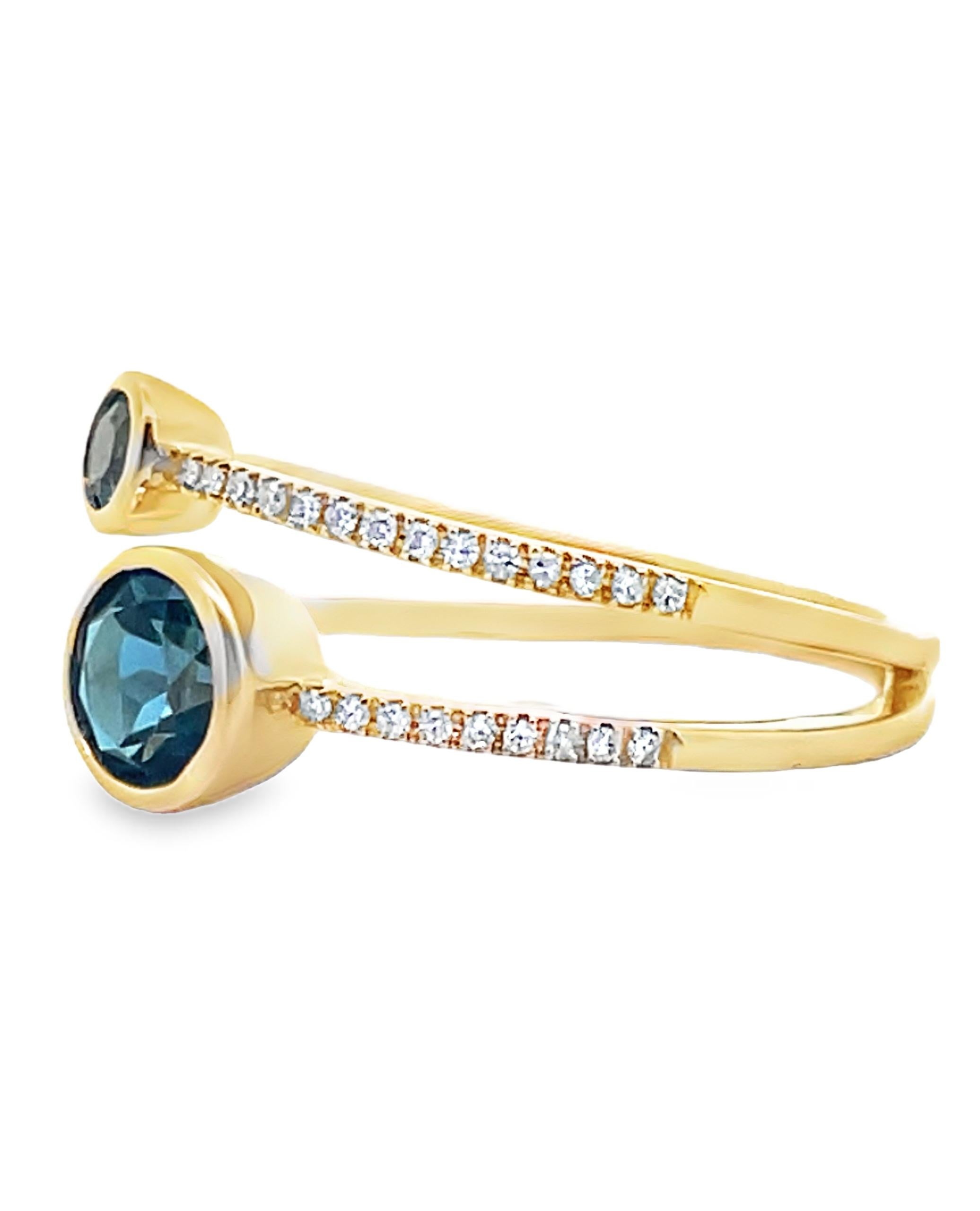 Anillo Doble Fila Londres Topacio Azul con Diamantes en Oro Amarillo de 14 K Corte redondo en venta