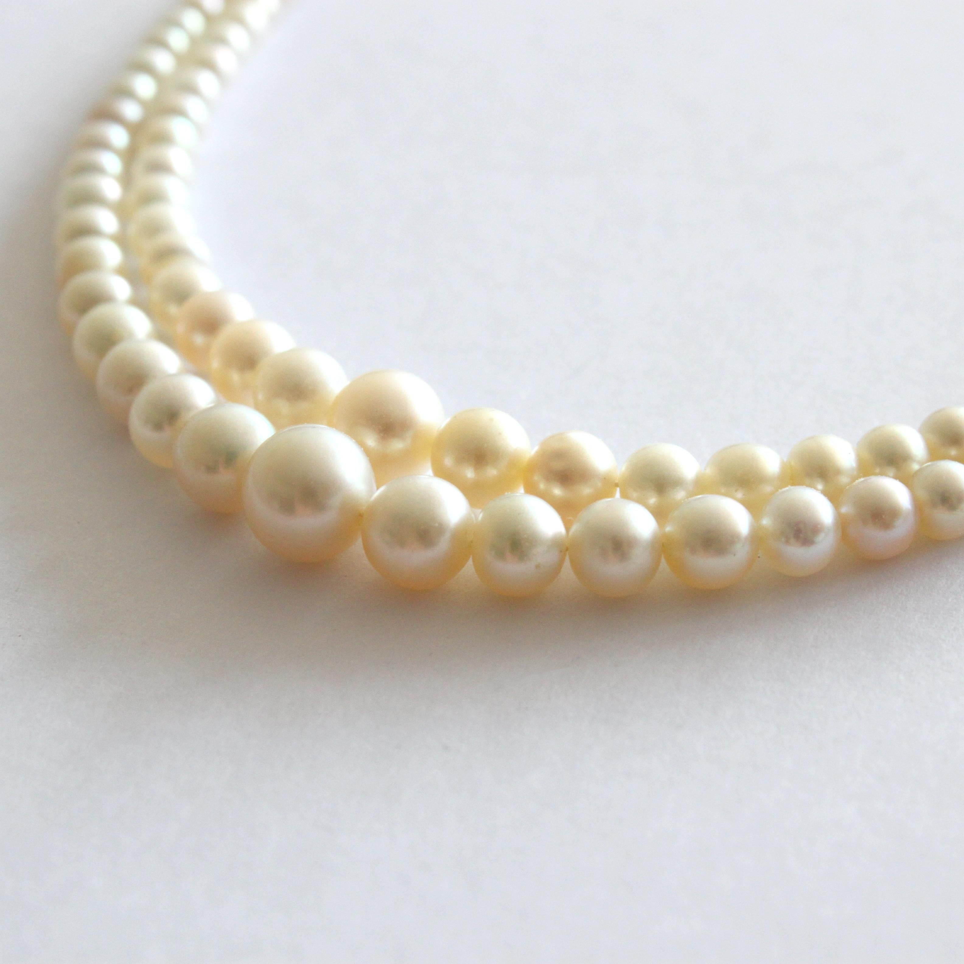 Double Row Natural Pearl Strands Necklace with Royal Provenance In Good Condition In Idar-Oberstein, DE