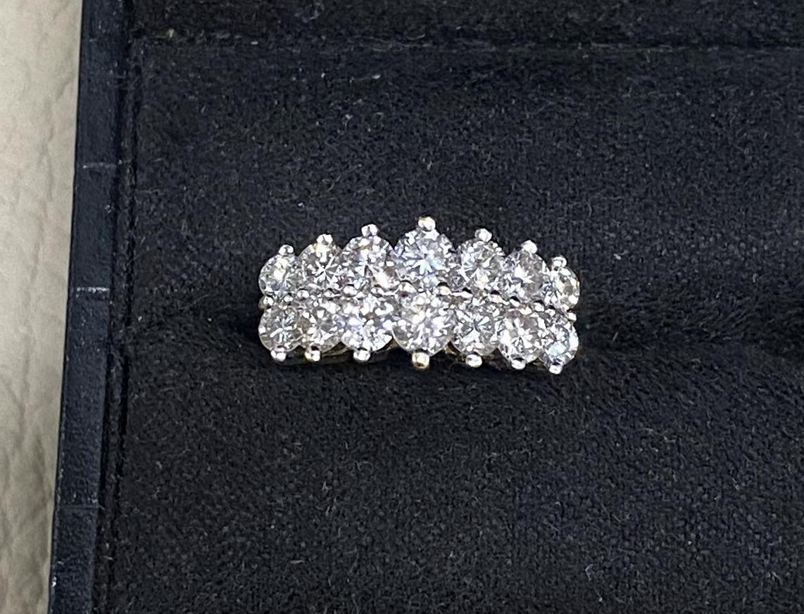 Doppelreihe aus Pyramidendiamanten 2::36 Karat + 18 Karat Weiß- und Gelbgoldring Damen