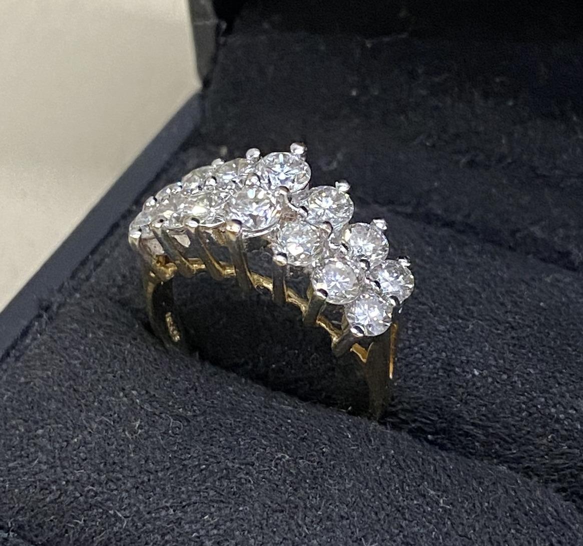 Doppelreihe aus Pyramidendiamanten 2::36 Karat + 18 Karat Weiß- und Gelbgoldring 2