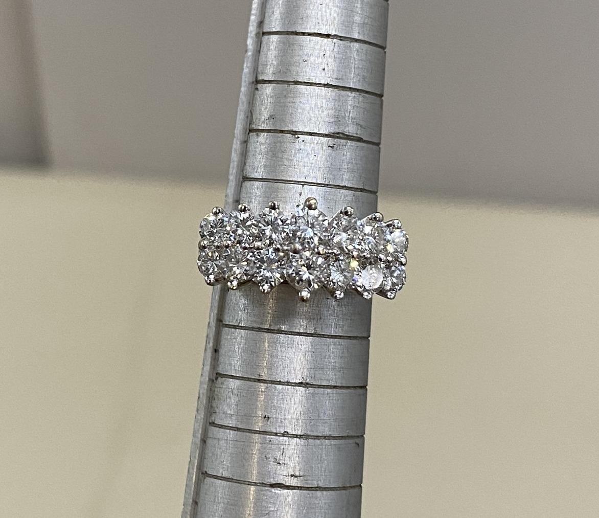 Doppelreihe aus Pyramidendiamanten 2::36 Karat + 18 Karat Weiß- und Gelbgoldring 4