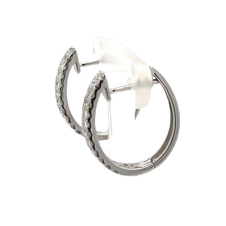 Doppelreihige runde weiße Diamant-Ohrringe 0,53CT aus 14 Karat Weißgold  (Moderne) im Angebot
