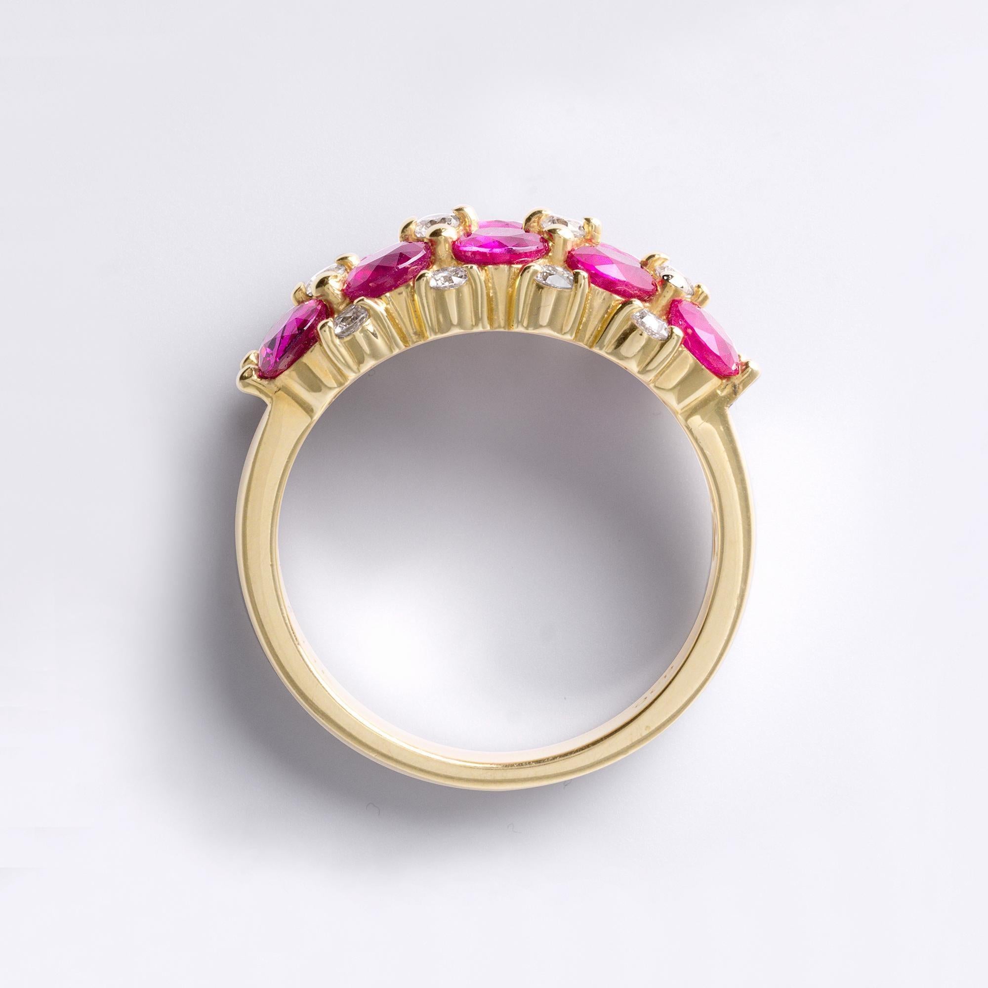 Double Row Rubin & Diamant Ring  3,50ct Rubine in 14K Gelbgold im Zustand „Gut“ im Angebot in Los Angeles, CA
