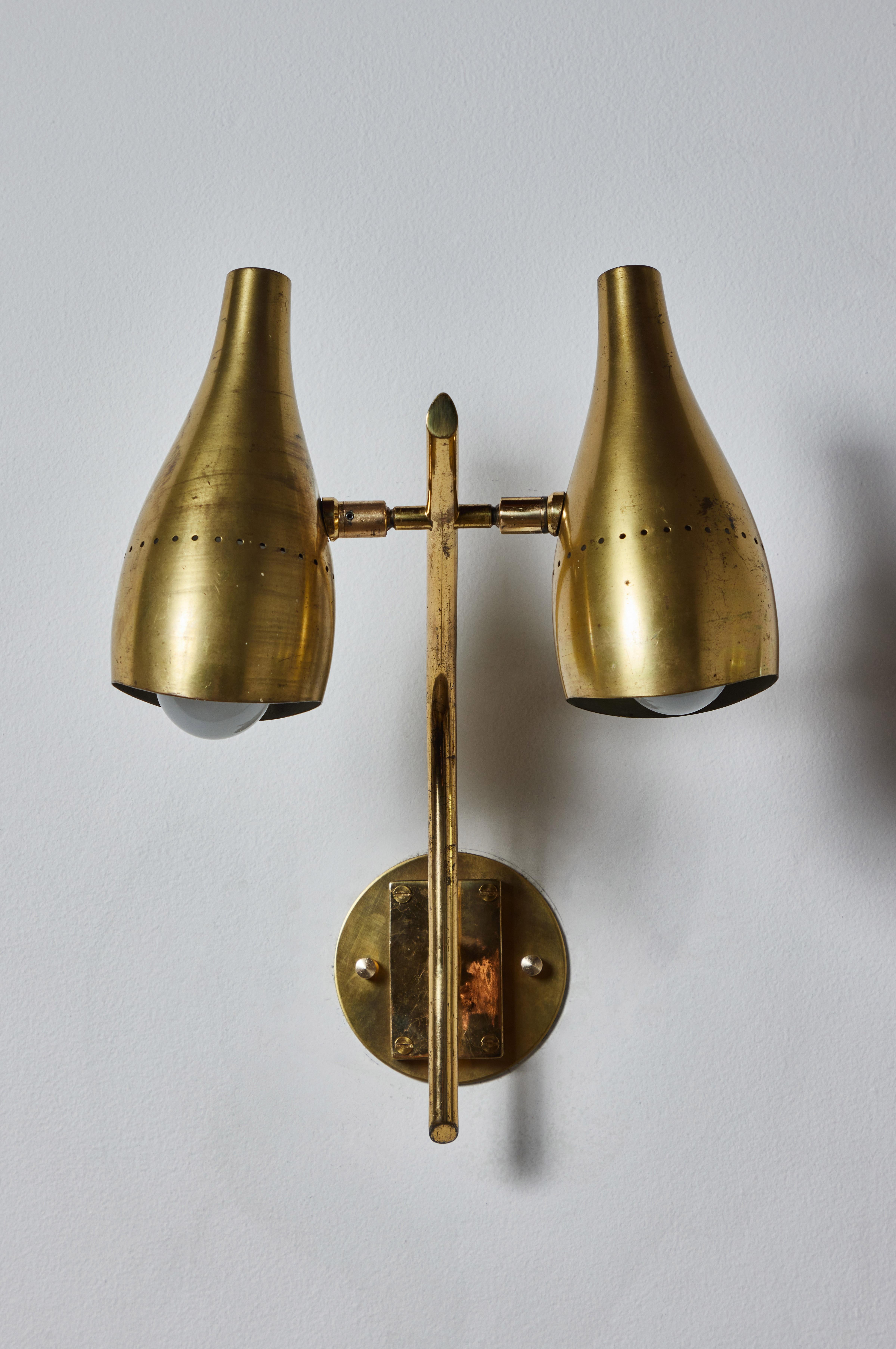 Milieu du XXe siècle Applique à double abat-jour de Lumen en vente
