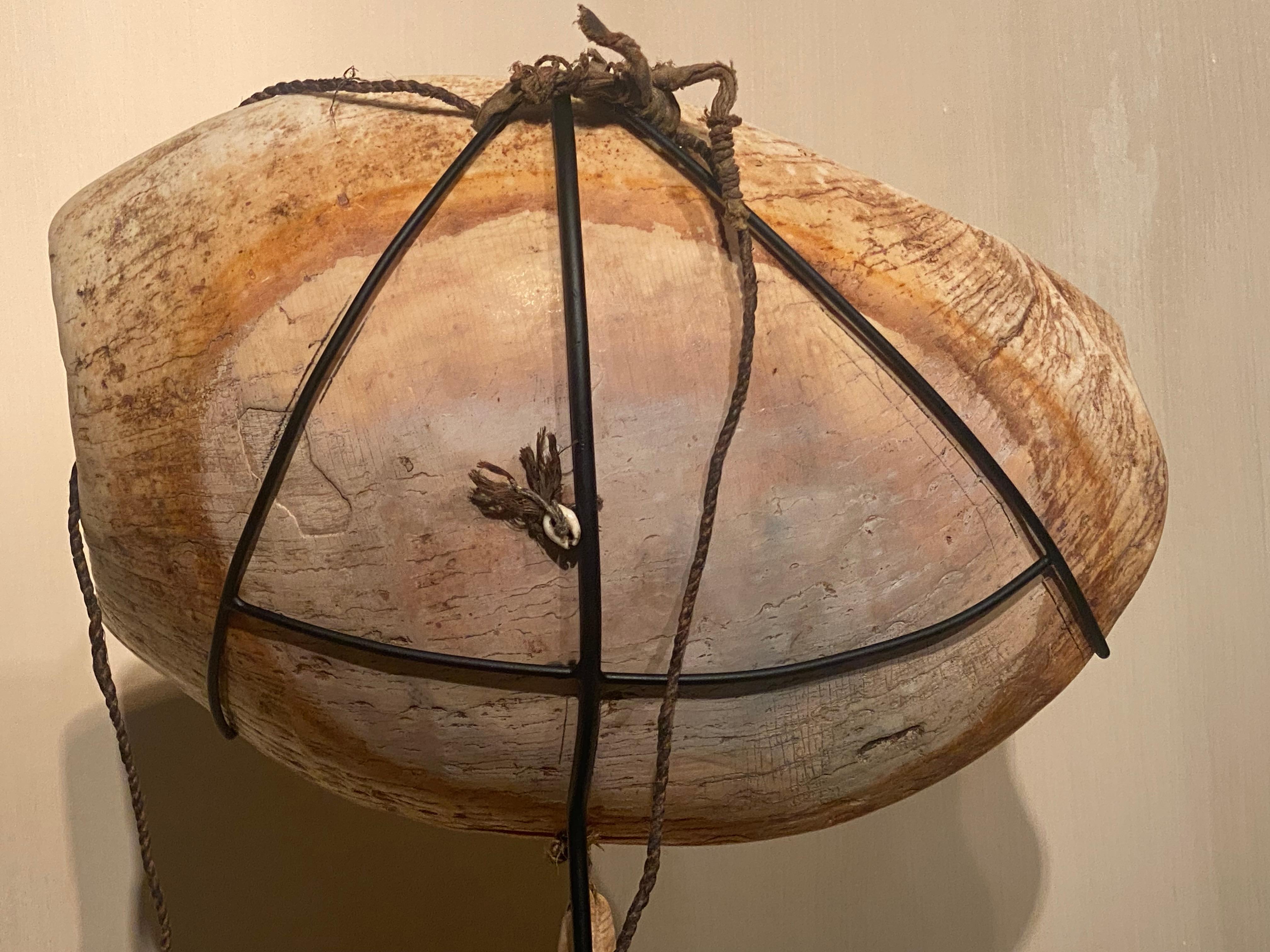 Amulet double coquillage de Papouasie-Nouvelle-Guinée en vente 1