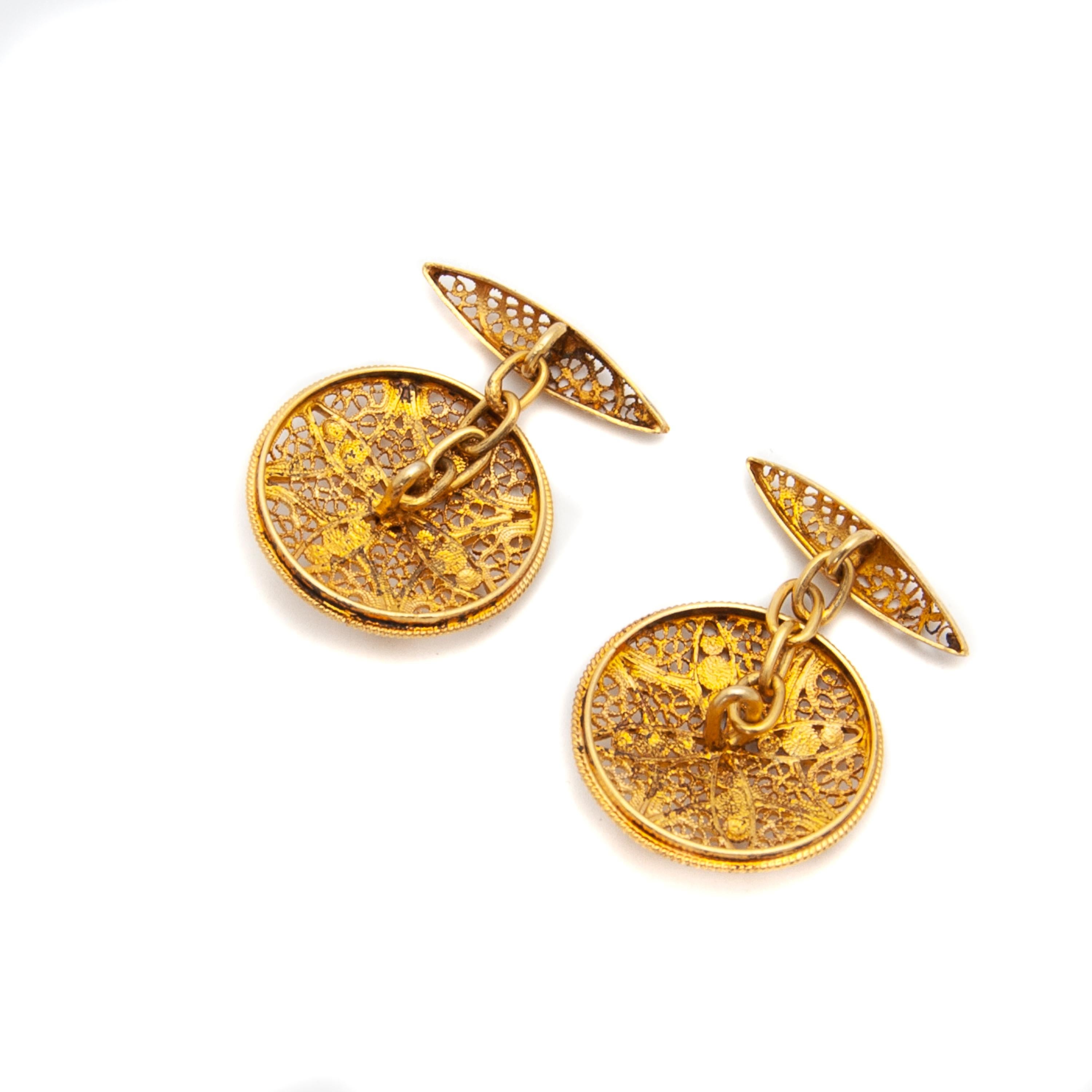 Antique 18 Karat Gold Filigree Cufflinks  For Sale 5