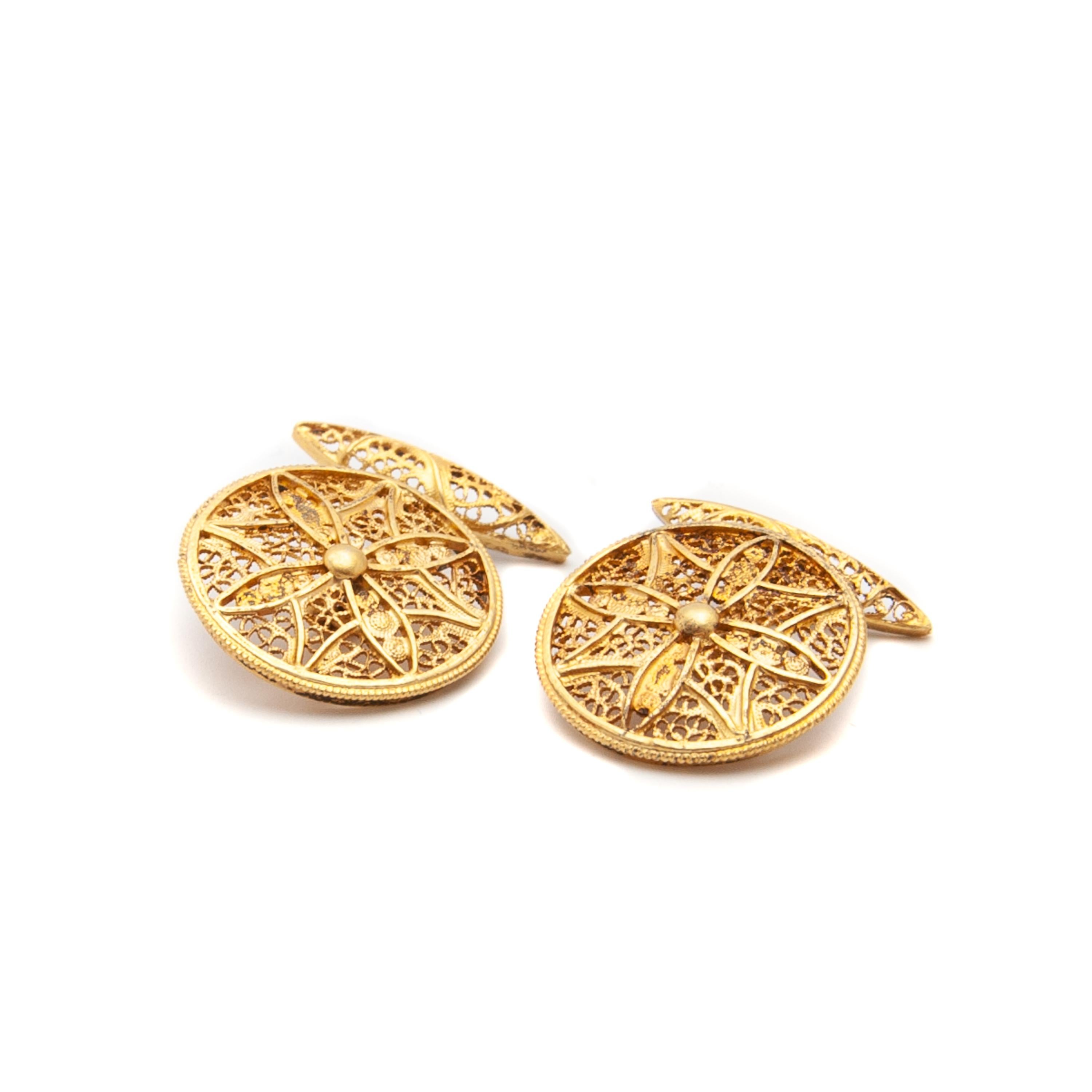 Antike filigrane Manschettenknöpfe aus 18 Karat Gold  für Damen oder Herren im Angebot