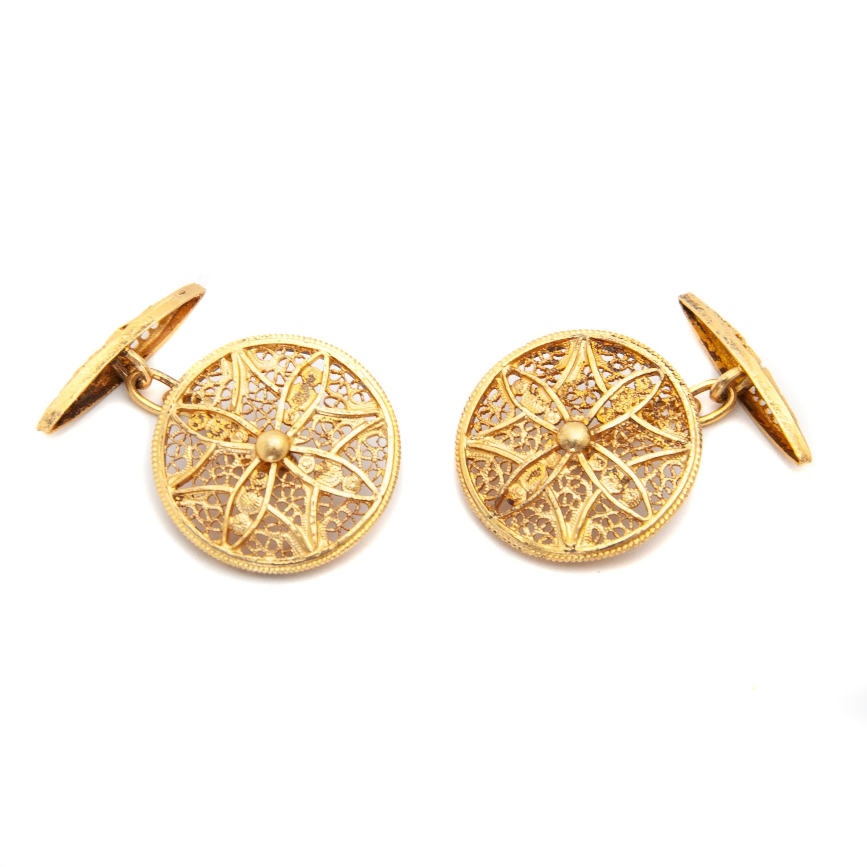 Antique 18 Karat Gold Filigree Cufflinks For Sale 2