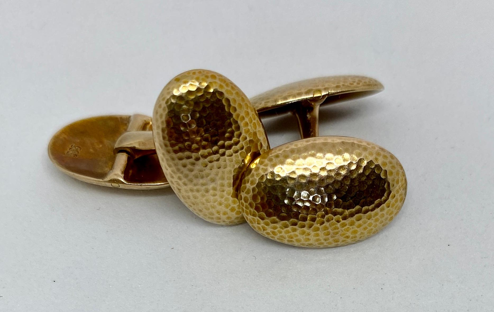 Arts and Crafts Double-Sided Arts & Crafts Era Cufflinks in Hammered Yellow Gold For Sale