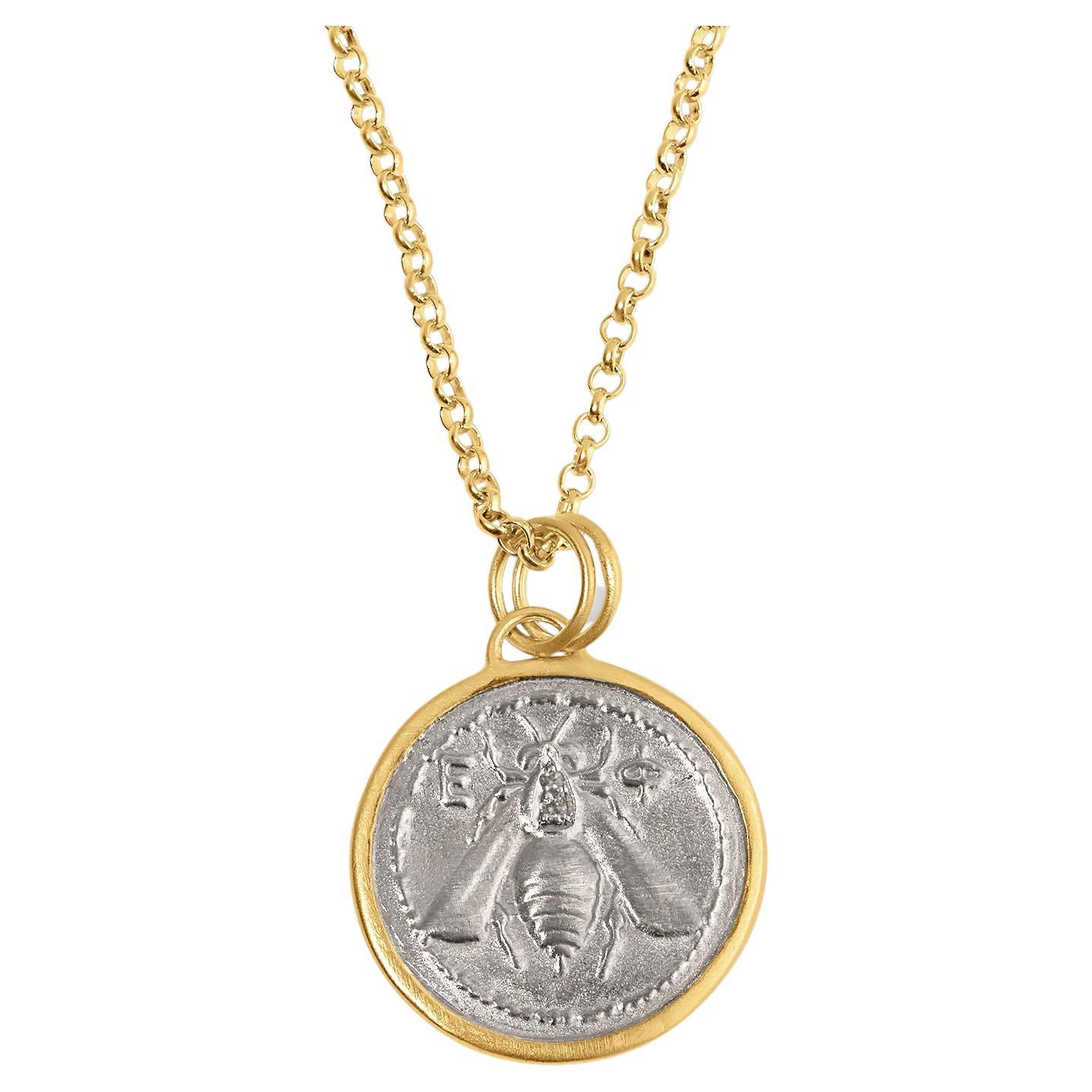Doppelseitige Bienenmünze mit Hirsch- und Diamantdetails aus 24 Karat Gold und Silber von Kurtulan im Angebot