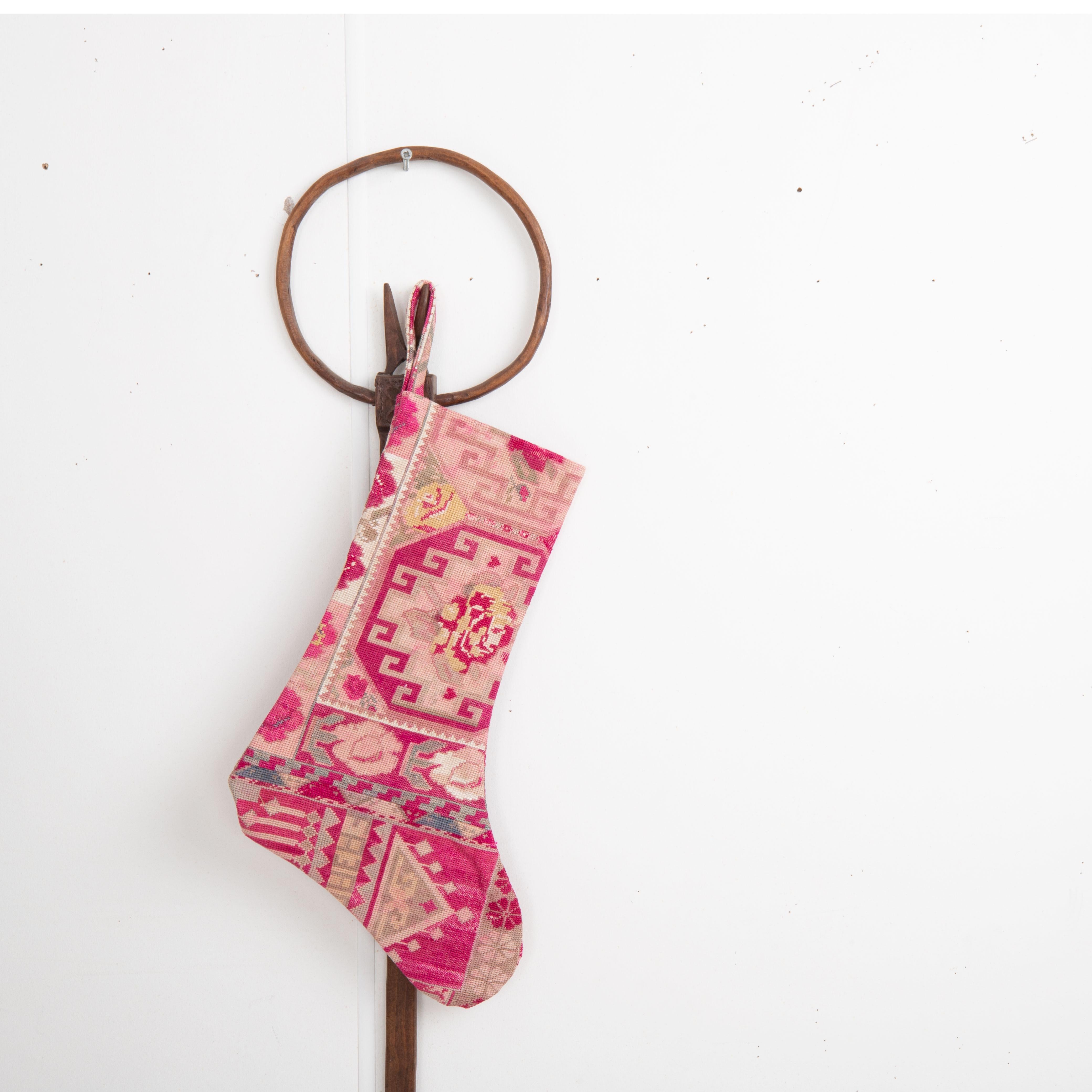 Doppelseitige Weihnachts Stockings mit Vintage- Usbekistan-Lakai-Stickerei im Zustand „Gut“ im Angebot in Istanbul, TR
