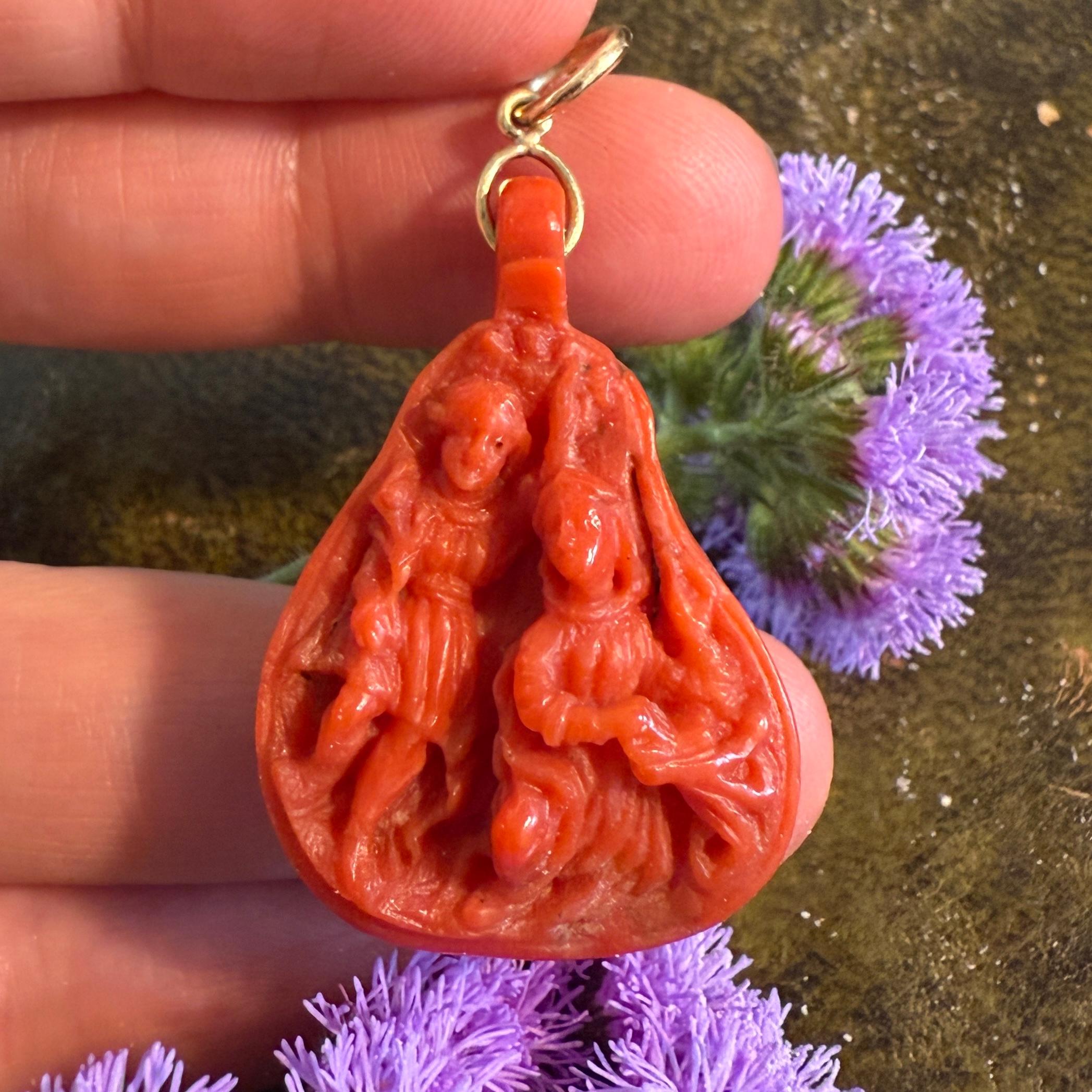 Pendentif dévotionnel double face en corail et or. Sicile, XVIIe siècle. en vente 7
