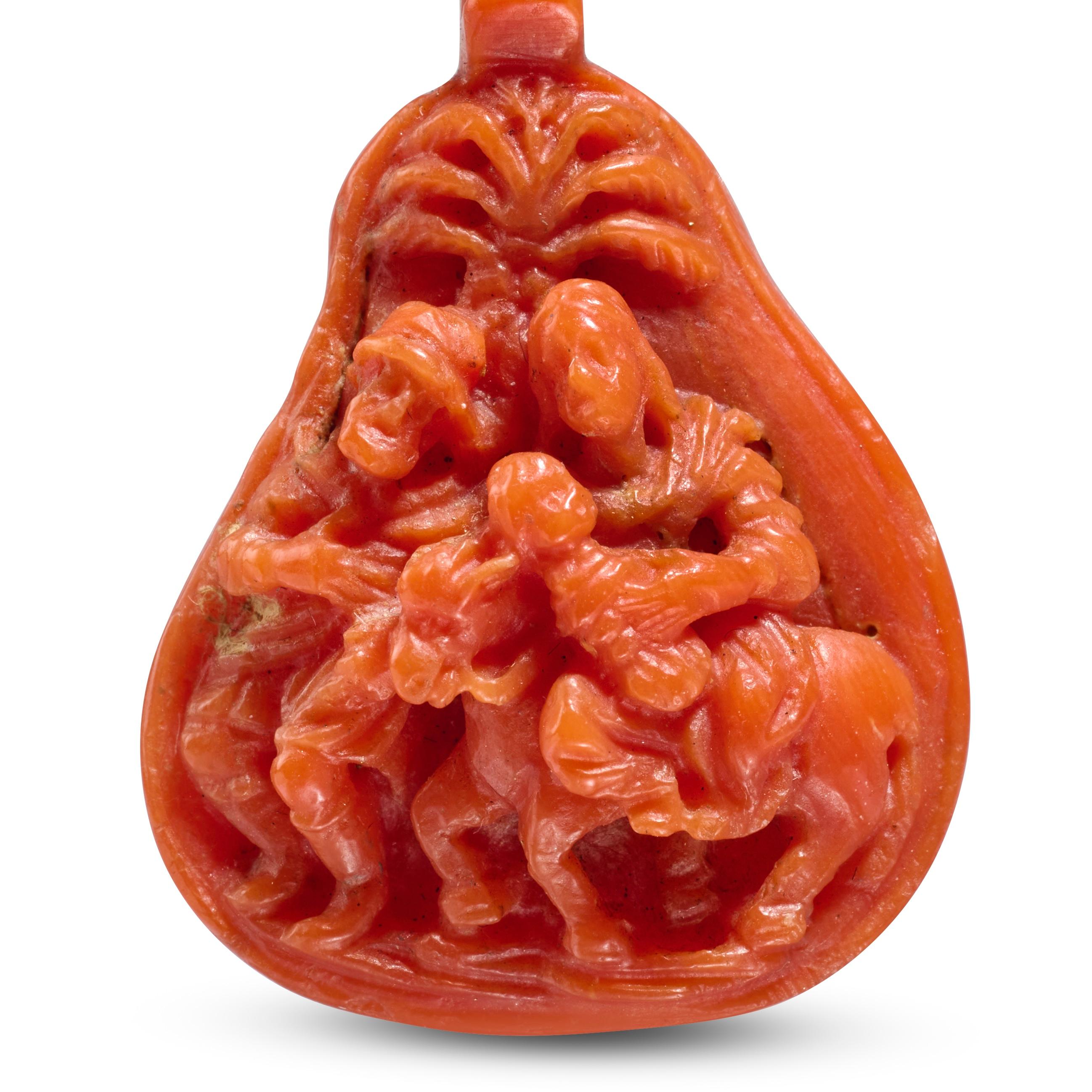 Pendentif dévotionnel double face en corail et or. Sicile, XVIIe siècle. Unisexe en vente