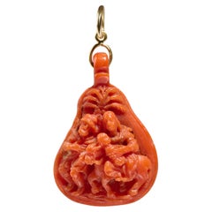 Pendentif dévotionnel double face en corail et or. Sicile, XVIIe siècle.