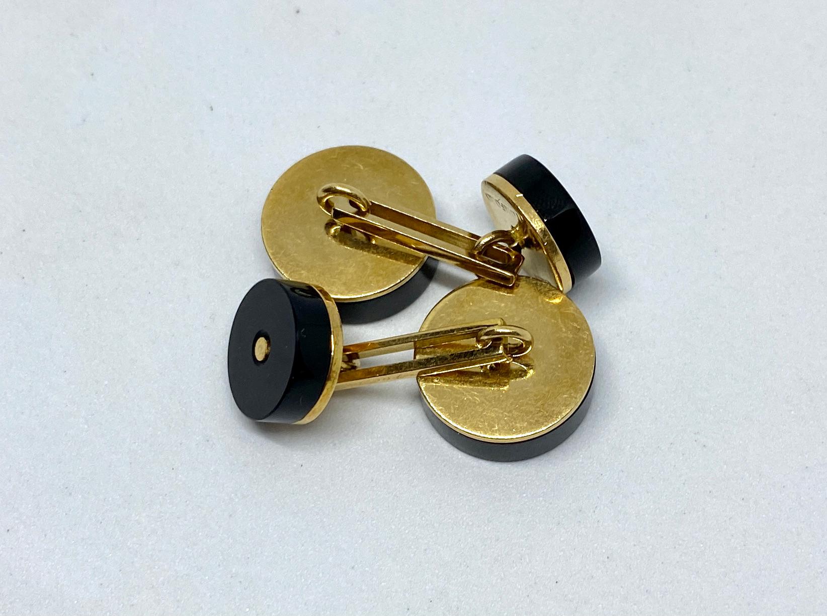 Tom Ford Double-Sided Cufflinks in 18K Yellow Gold and Black Onyx In Excellent Condition For Sale In San Rafael, CA