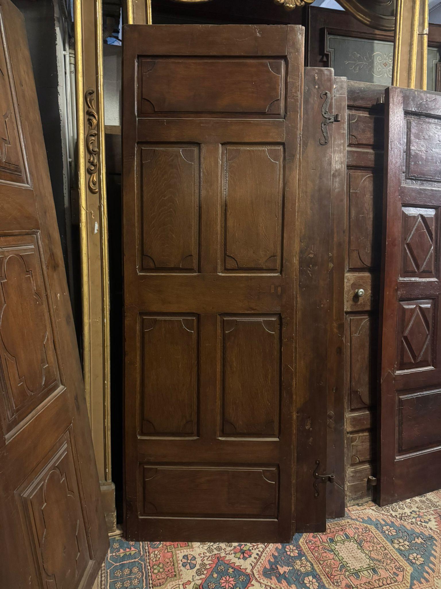 Antique Single Door, double-sided in oak wood carved with panels, one door with carved panels, original from the 18th century, without frame as it is installed on the wall, Origin France. Back also carved.
Measurements cm w 76 x H 219